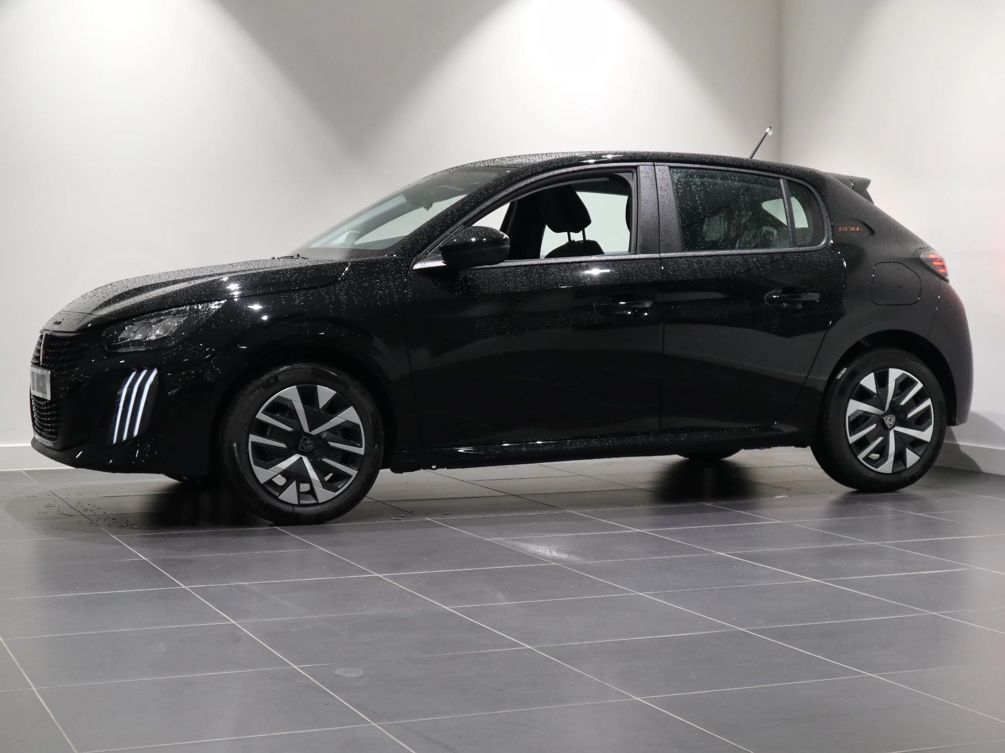 Peugeot-208-image-2