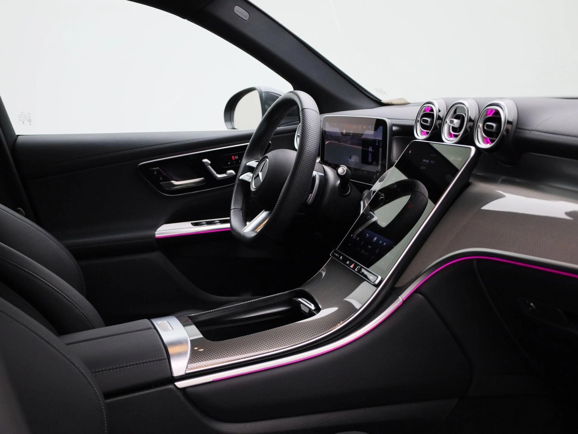 Mercedes-Benz-GLC-image-36