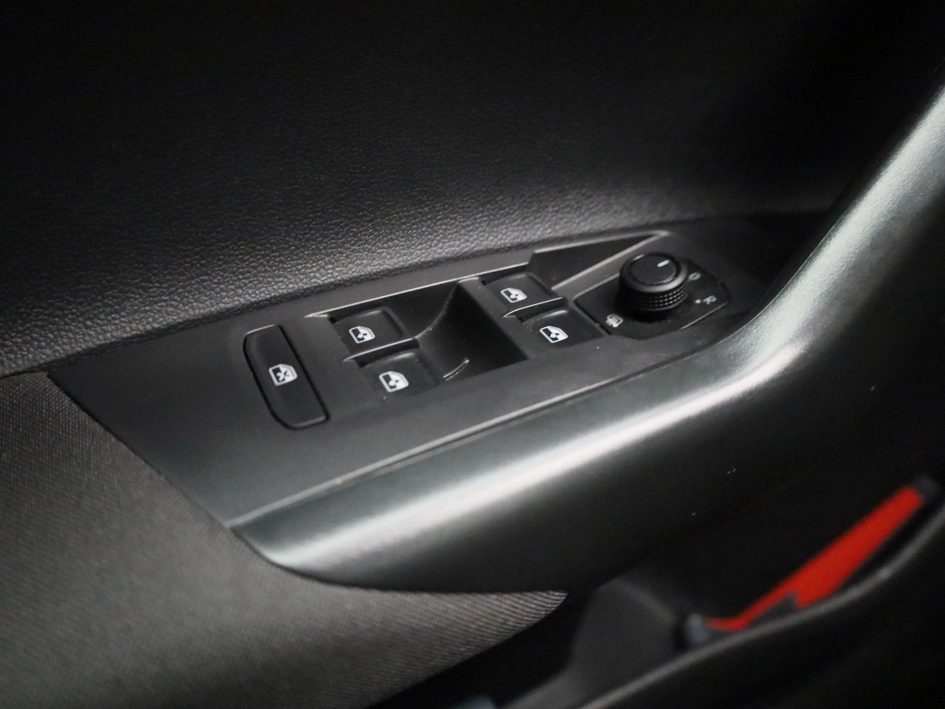 Volkswagen-Polo-image-19