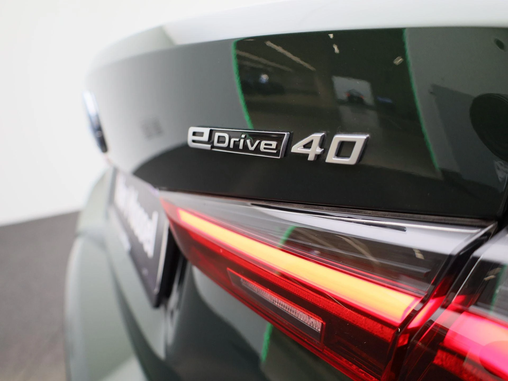 BMW-i4-image-42