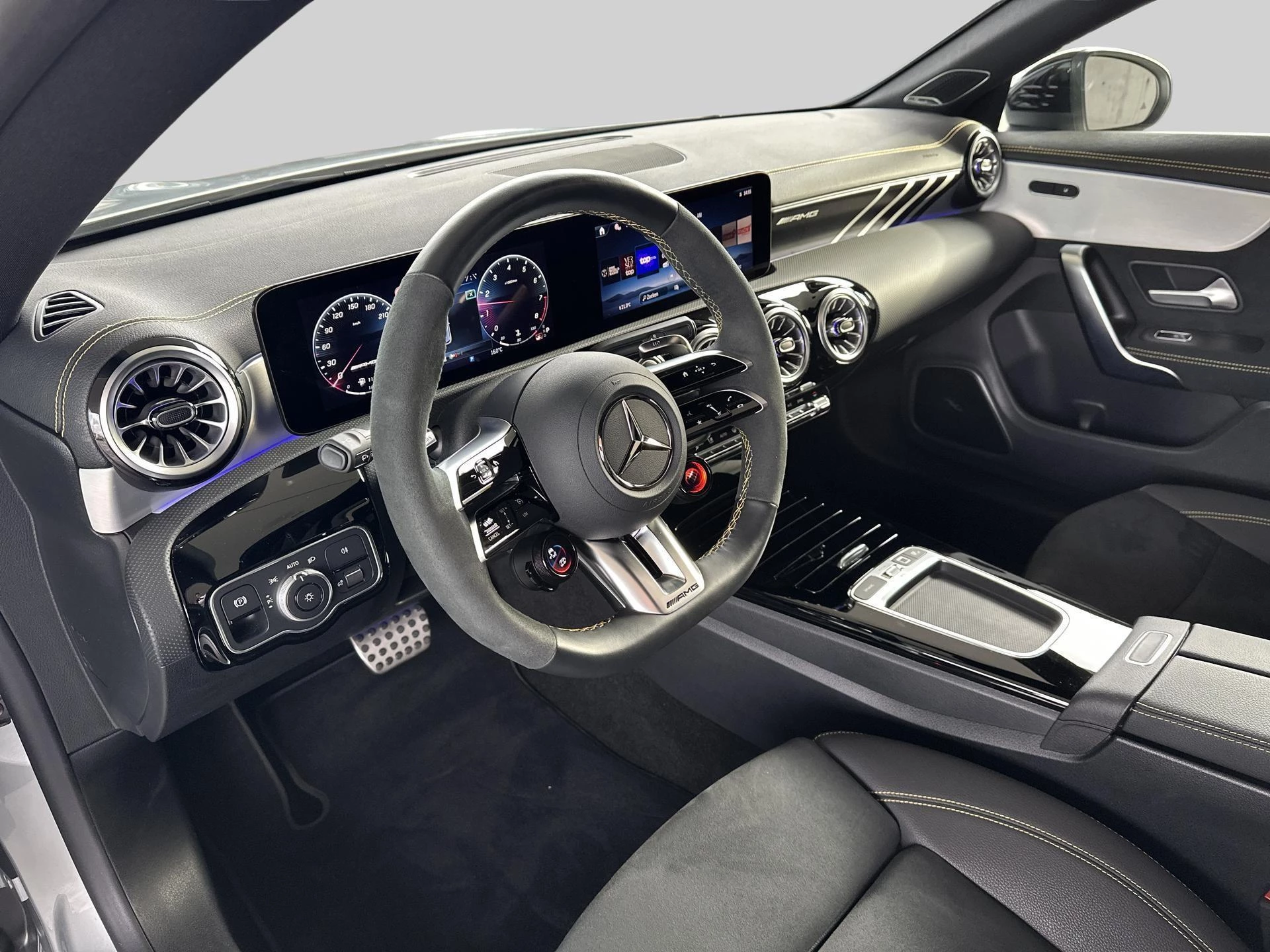 Mercedes-Benz-CLA-image-10