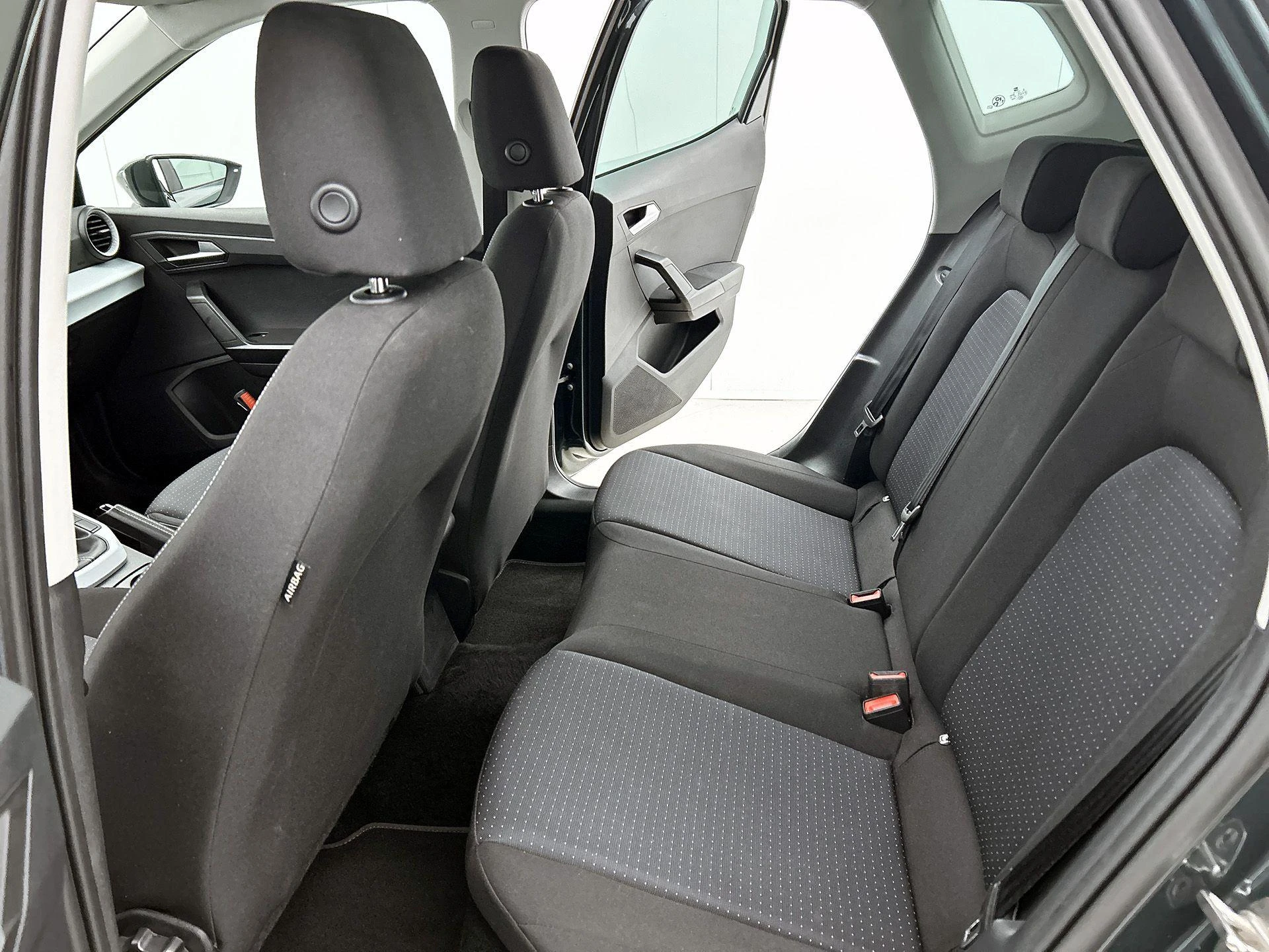 SEAT-Arona-image-27