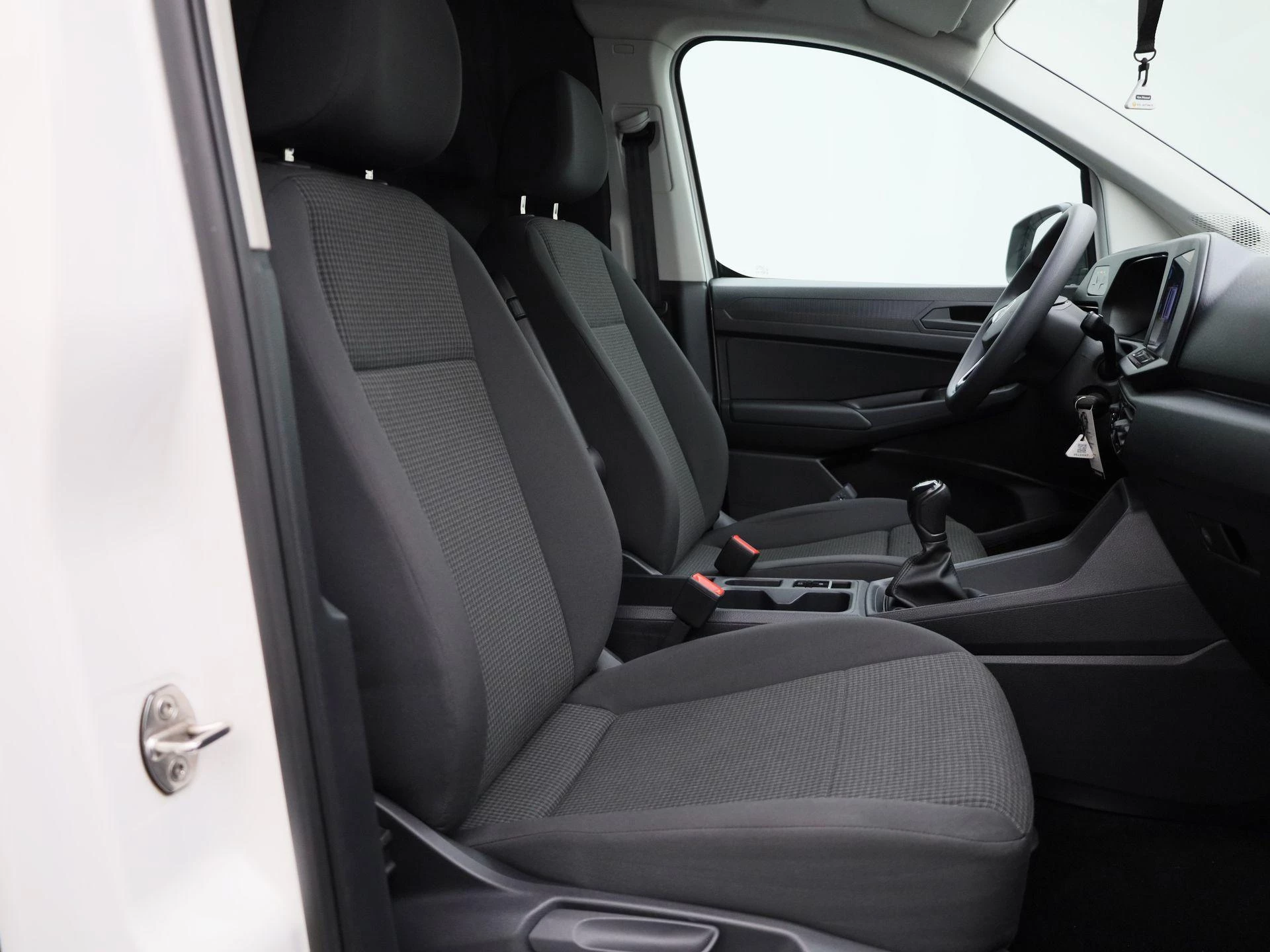 Volkswagen-Caddy-image-32