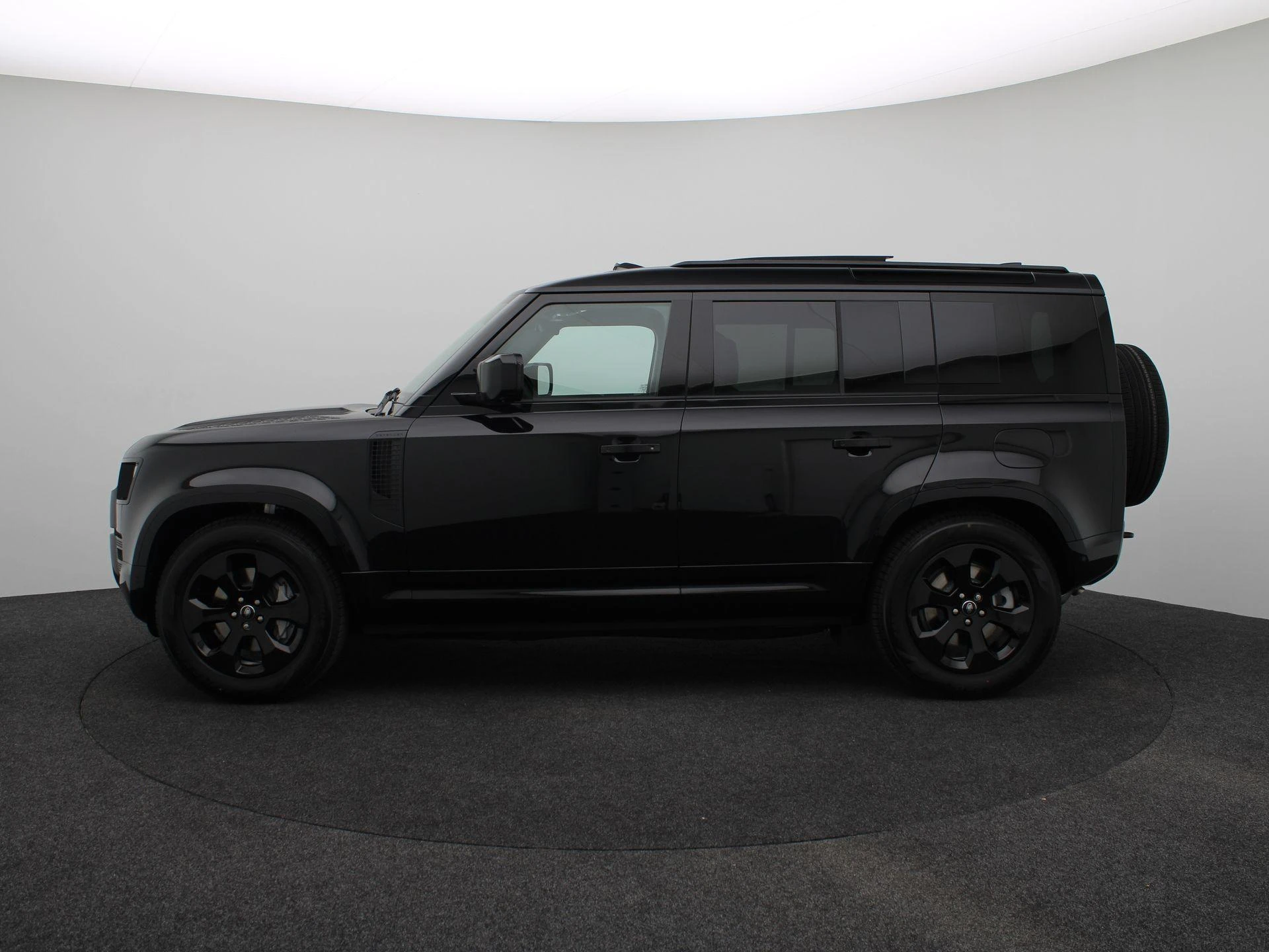 Land Rover Defender 110 2.0 P300e 110 Dynamic SE Edition