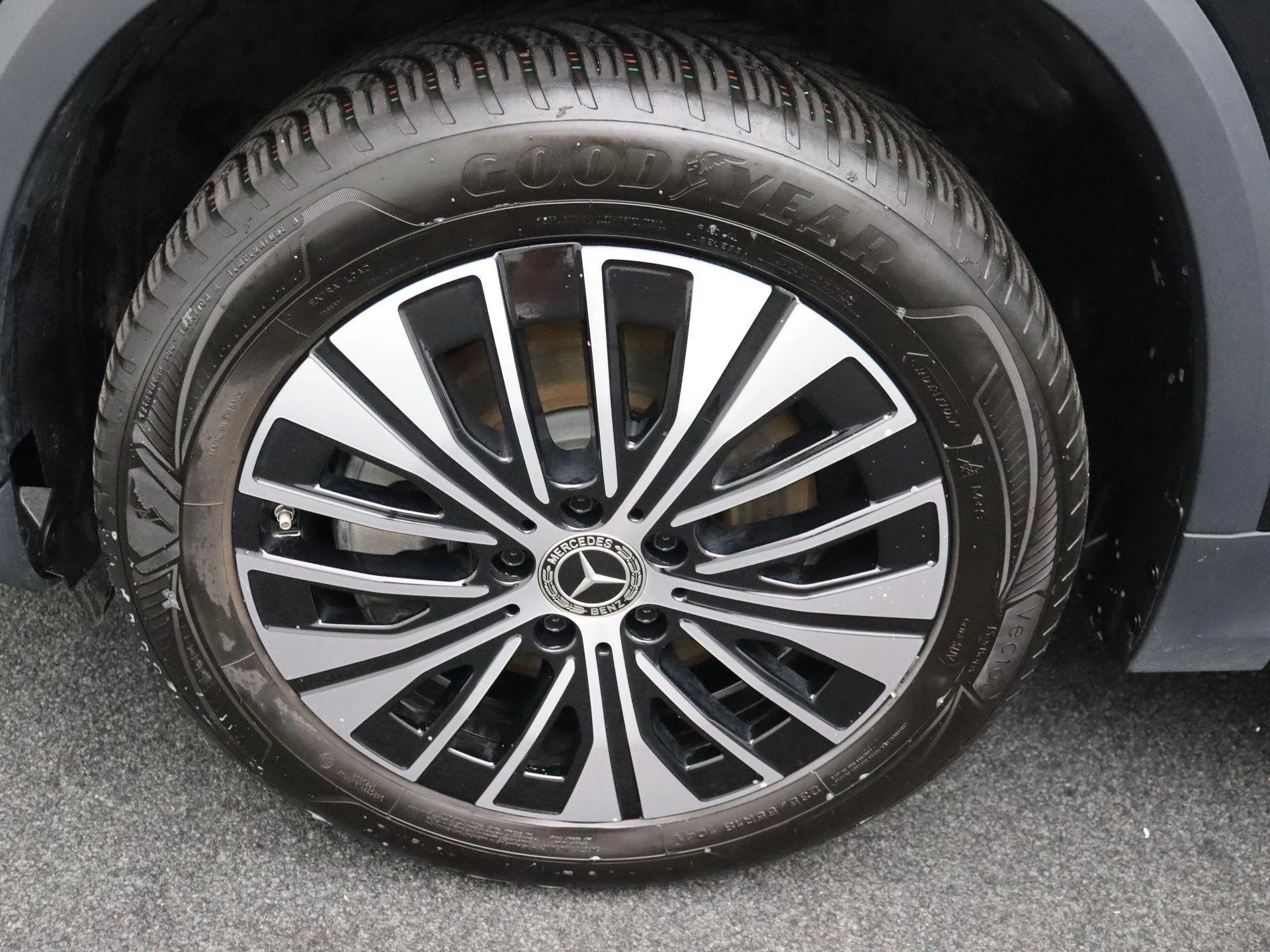 Mercedes-Benz-EQA-image-6