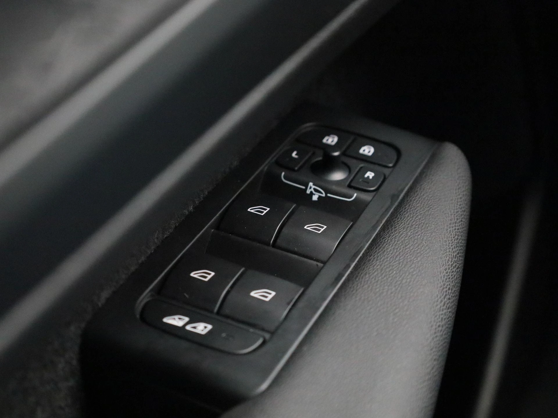 Volvo-XC40-image-28