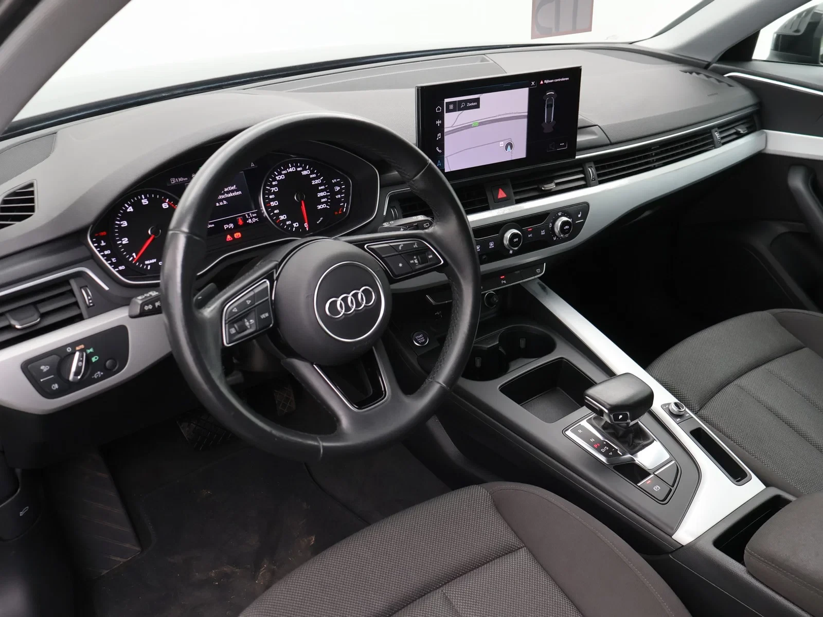 Audi A4 Avant 35TFSI Business Edition *AUTOMAAT*PDC*NAVI*CRUISE*ZETELVERWARMING*BLTH*...*