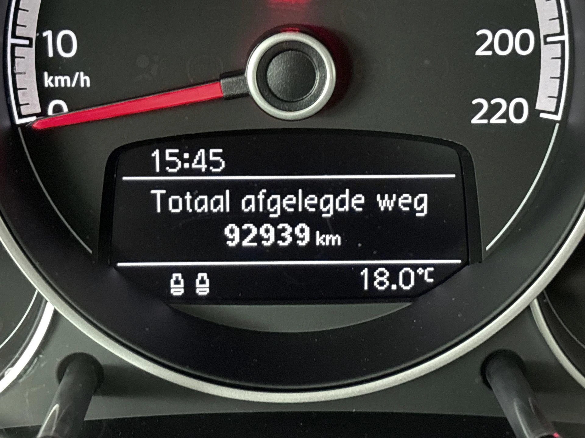 Volkswagen-up!-image-8