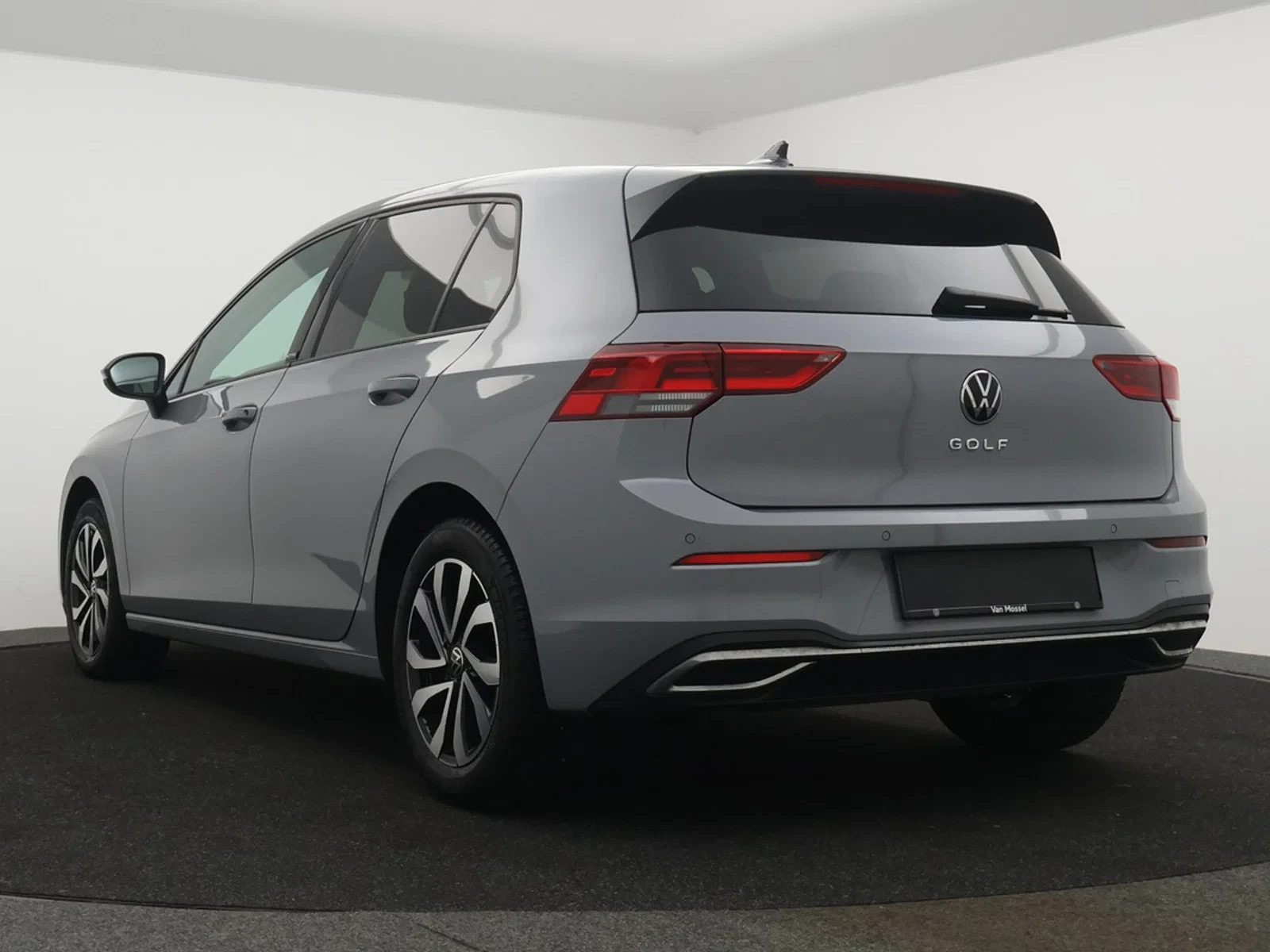 Volkswagen-Golf-image-27