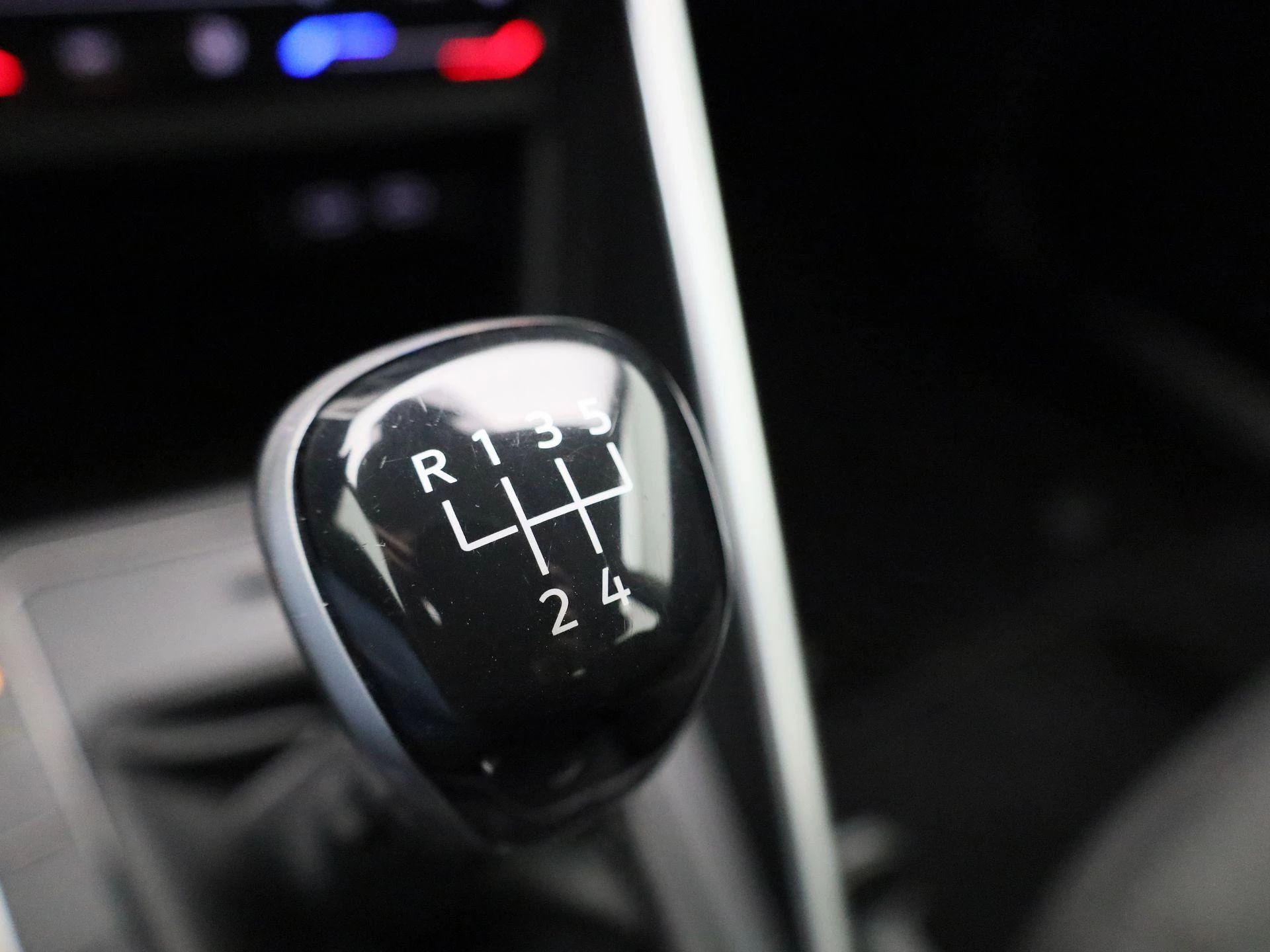 Volkswagen-Polo-image-21