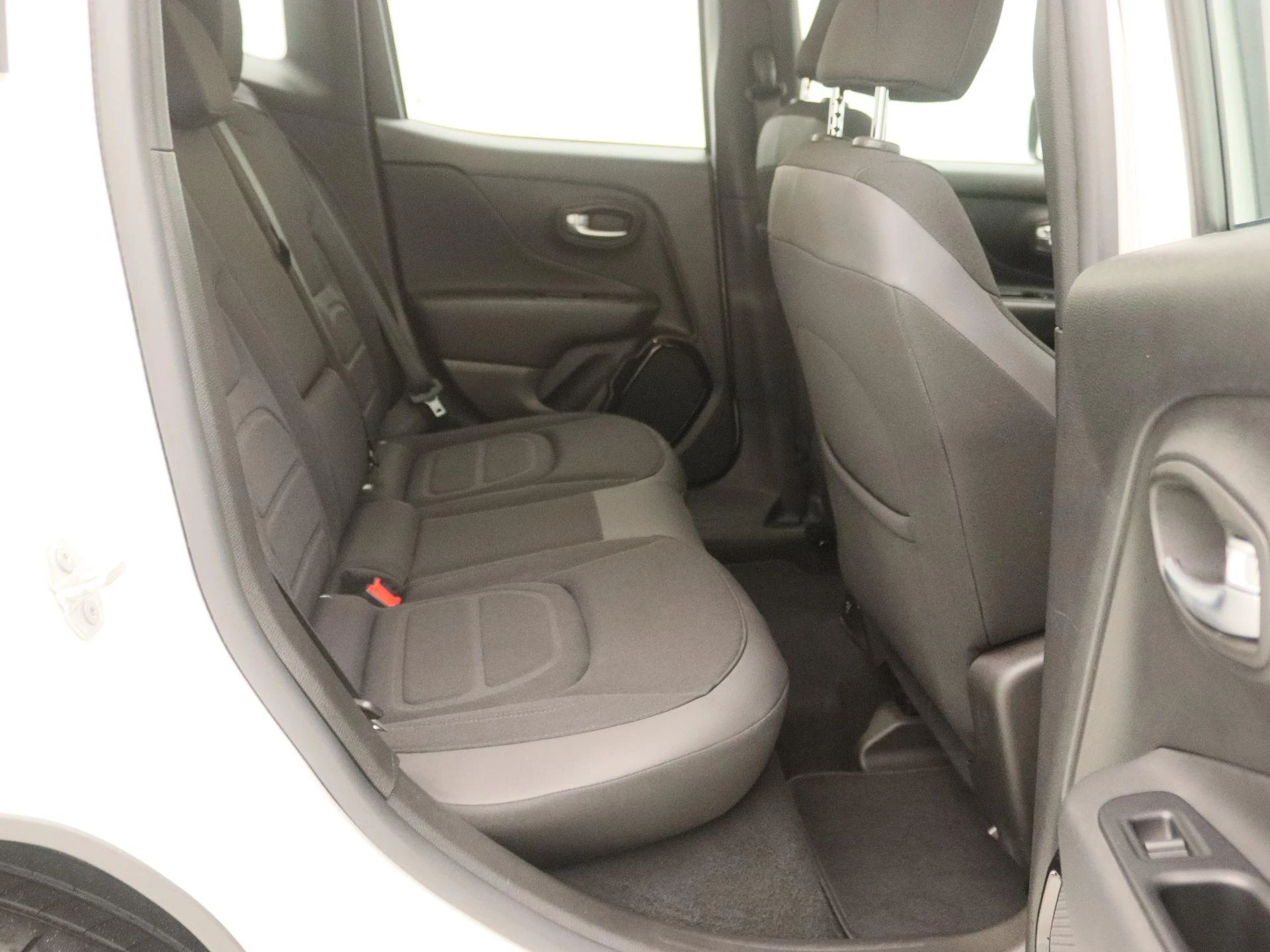 Jeep-Renegade-image-21
