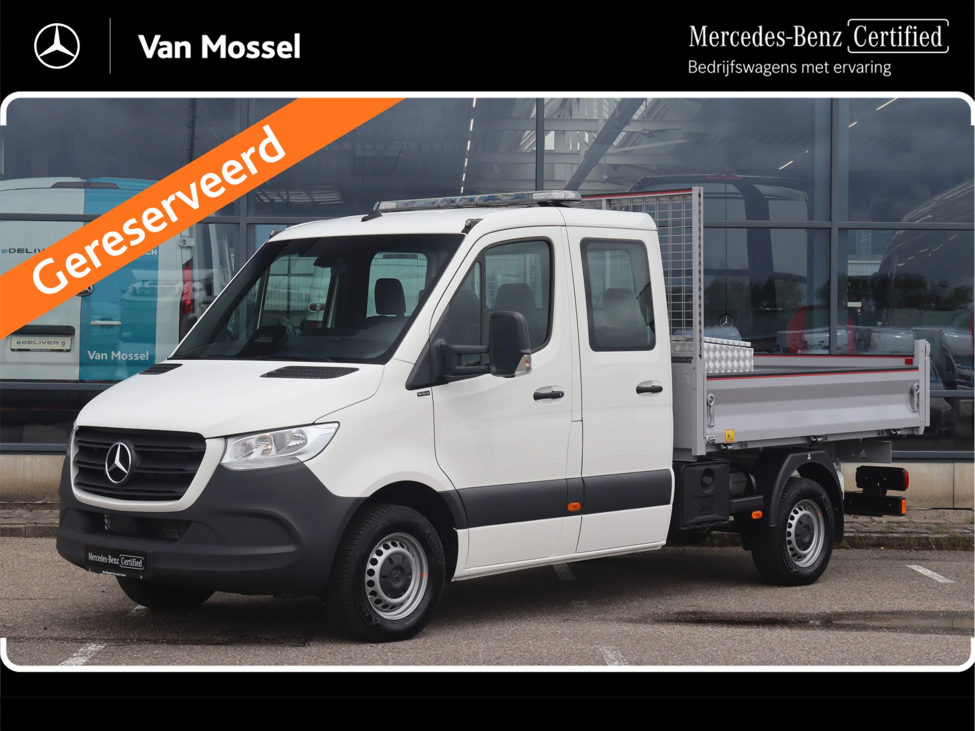 Mercedes-Benz-Sprinter-image-0