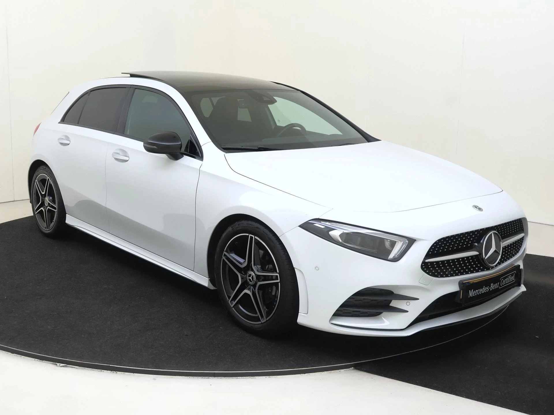 Mercedes-Benz-A-Klasse-image-1