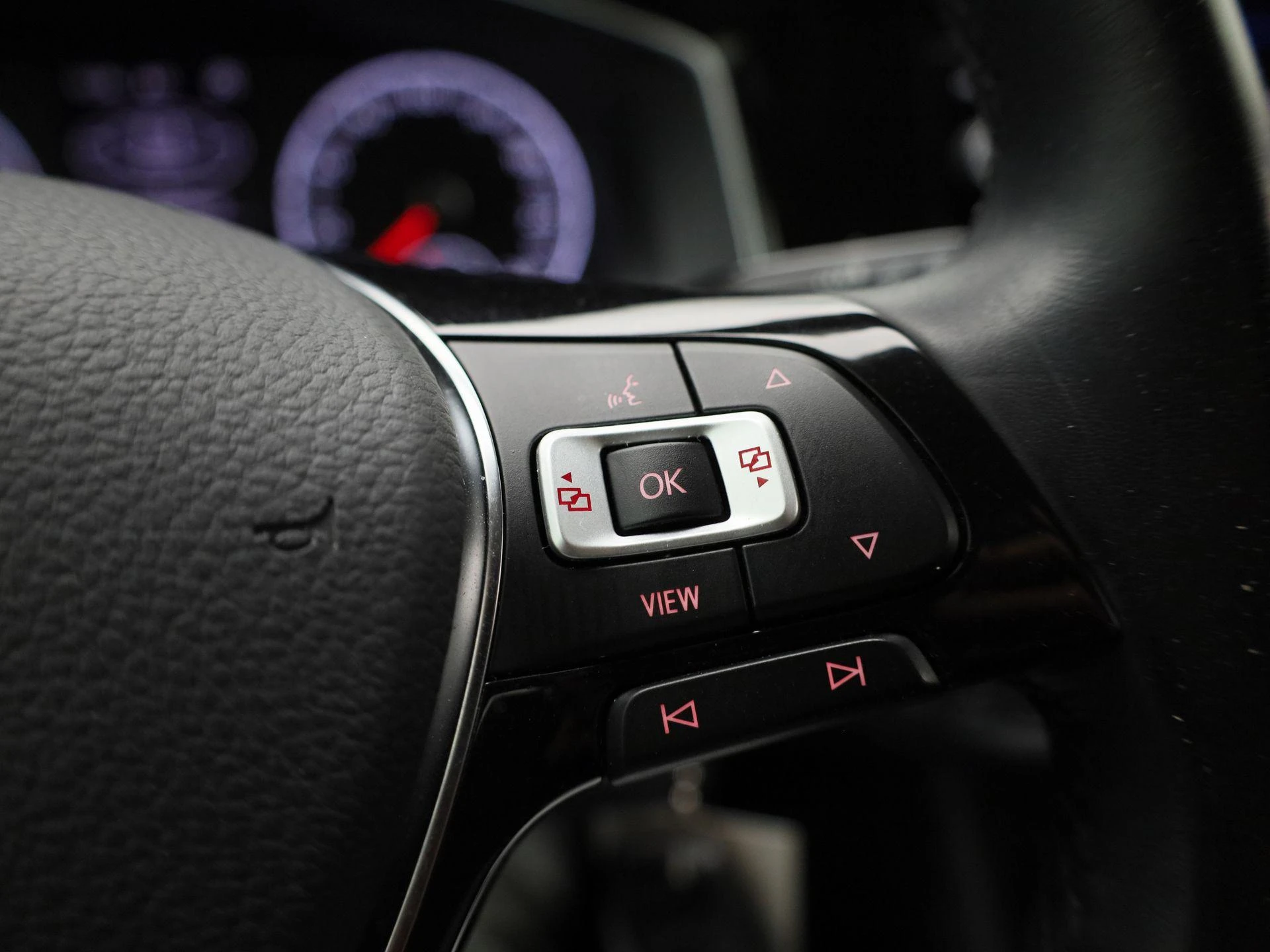 Volkswagen-Polo-image-18