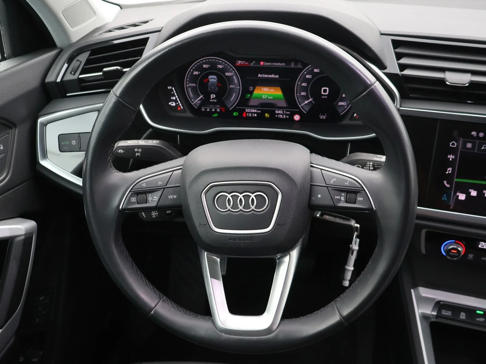 Audi Q3 PHEV Audi Q3 PHEV Attraction 45TFSIe 245PK *AUTOMAAT*SHADOW LOOK*CAMERA*PDC*CRUISE*NAVI*APP-CONNECT*...*