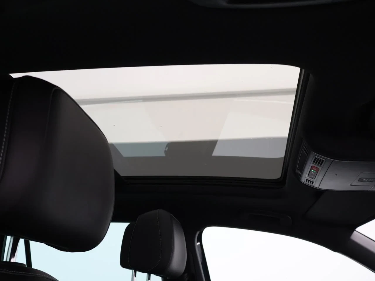 Volkswagen-Tiguan-image-23