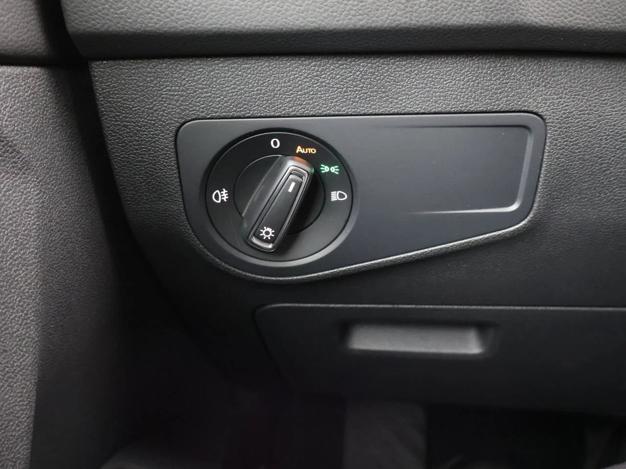 Volkswagen-Tiguan-image-24