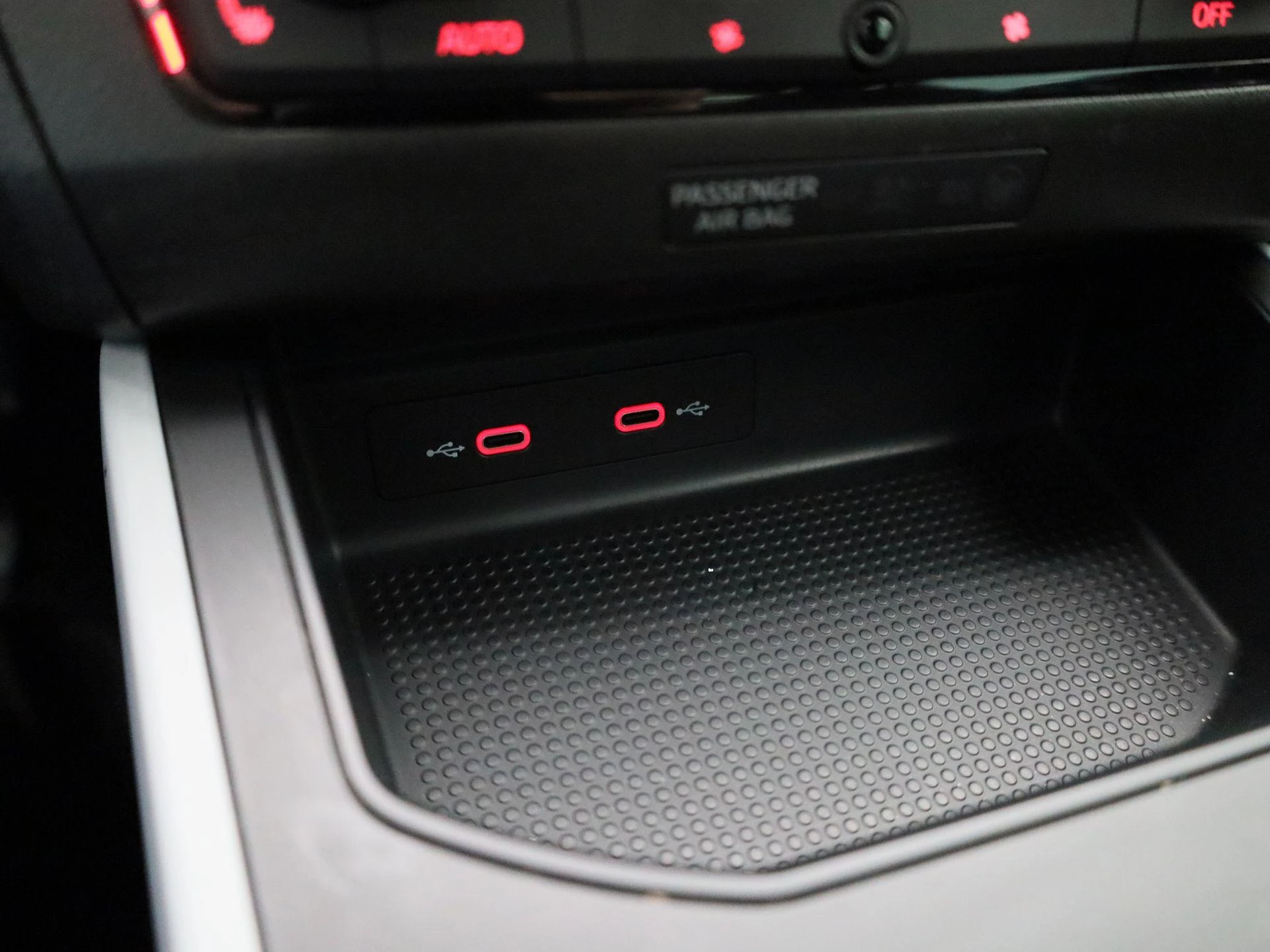 SEAT-Arona-image-22