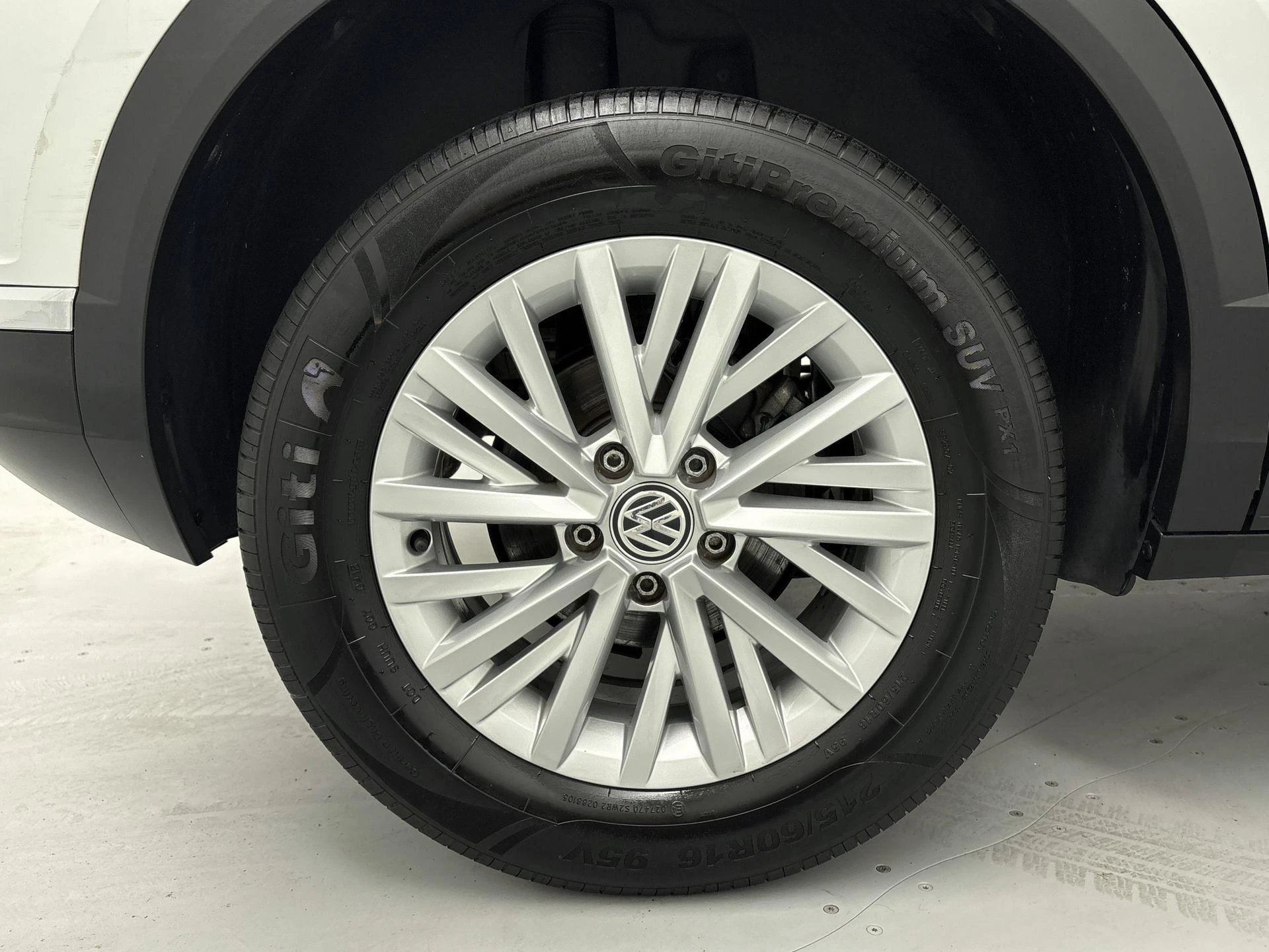Volkswagen-T-Roc-image-17