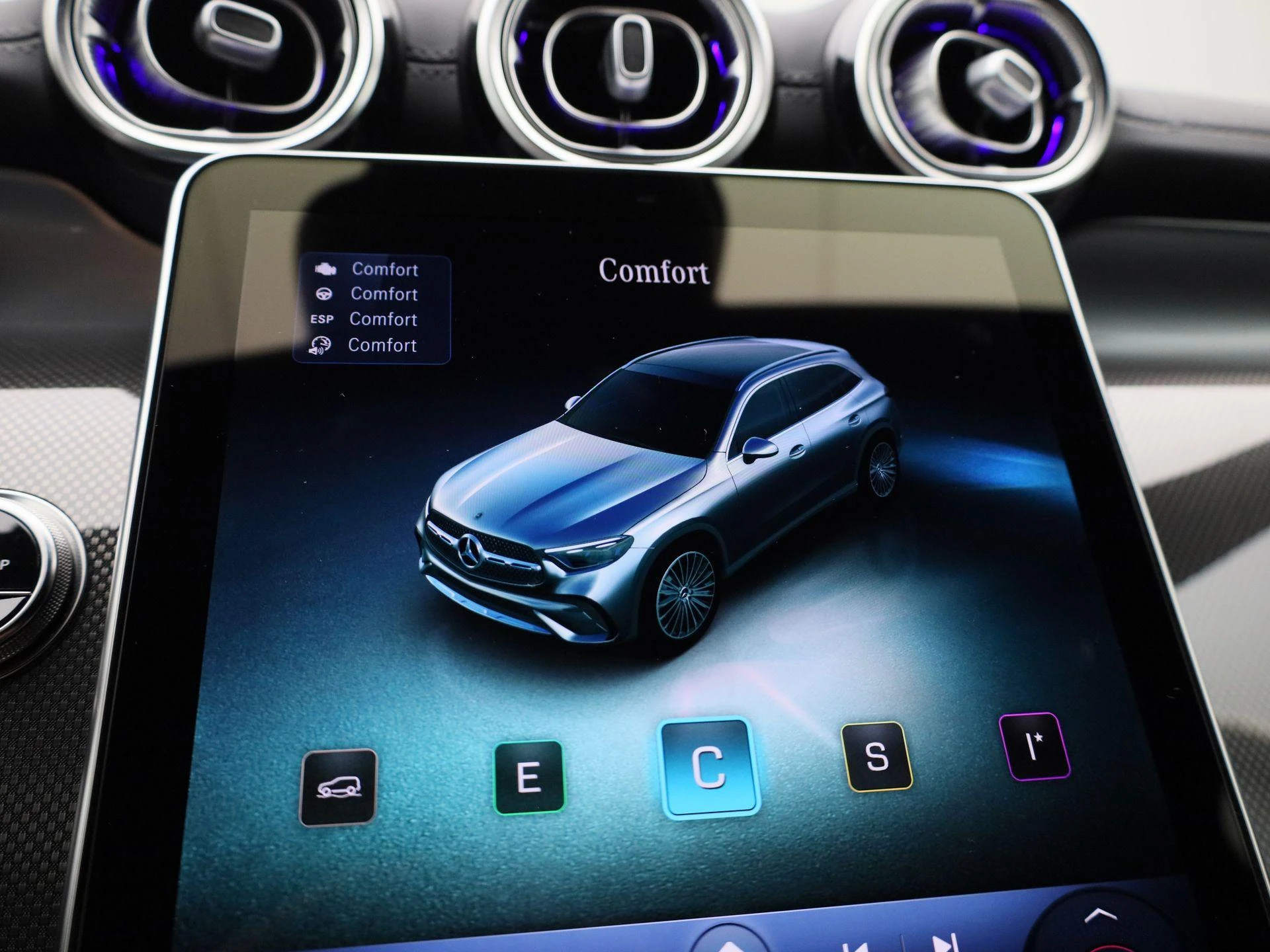 Mercedes-Benz-GLC-image-23