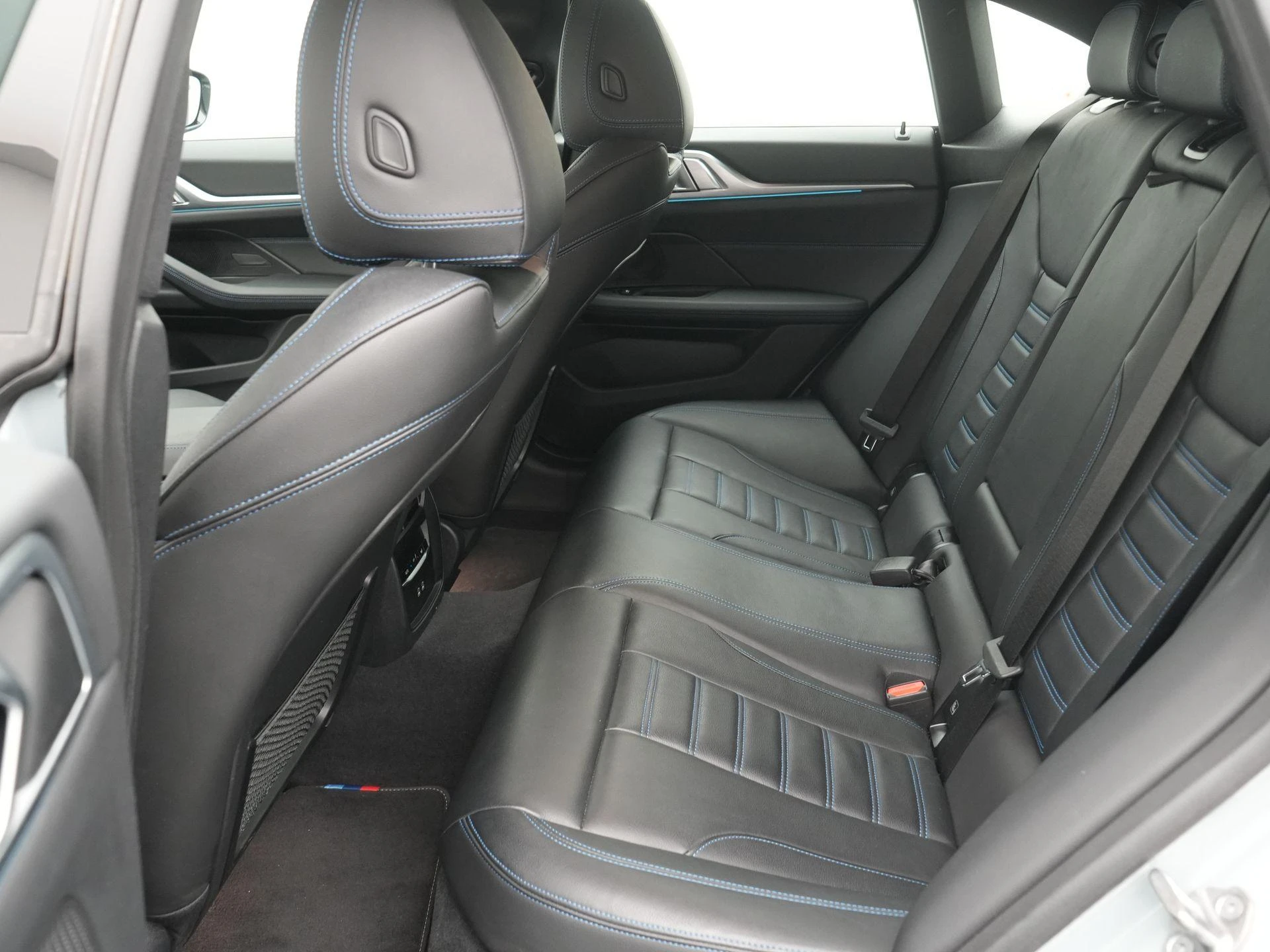 BMW-i4-image-9
