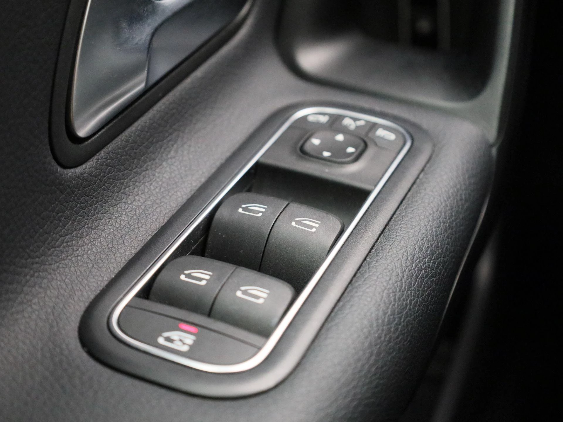Mercedes-Benz-A-Klasse-image-30