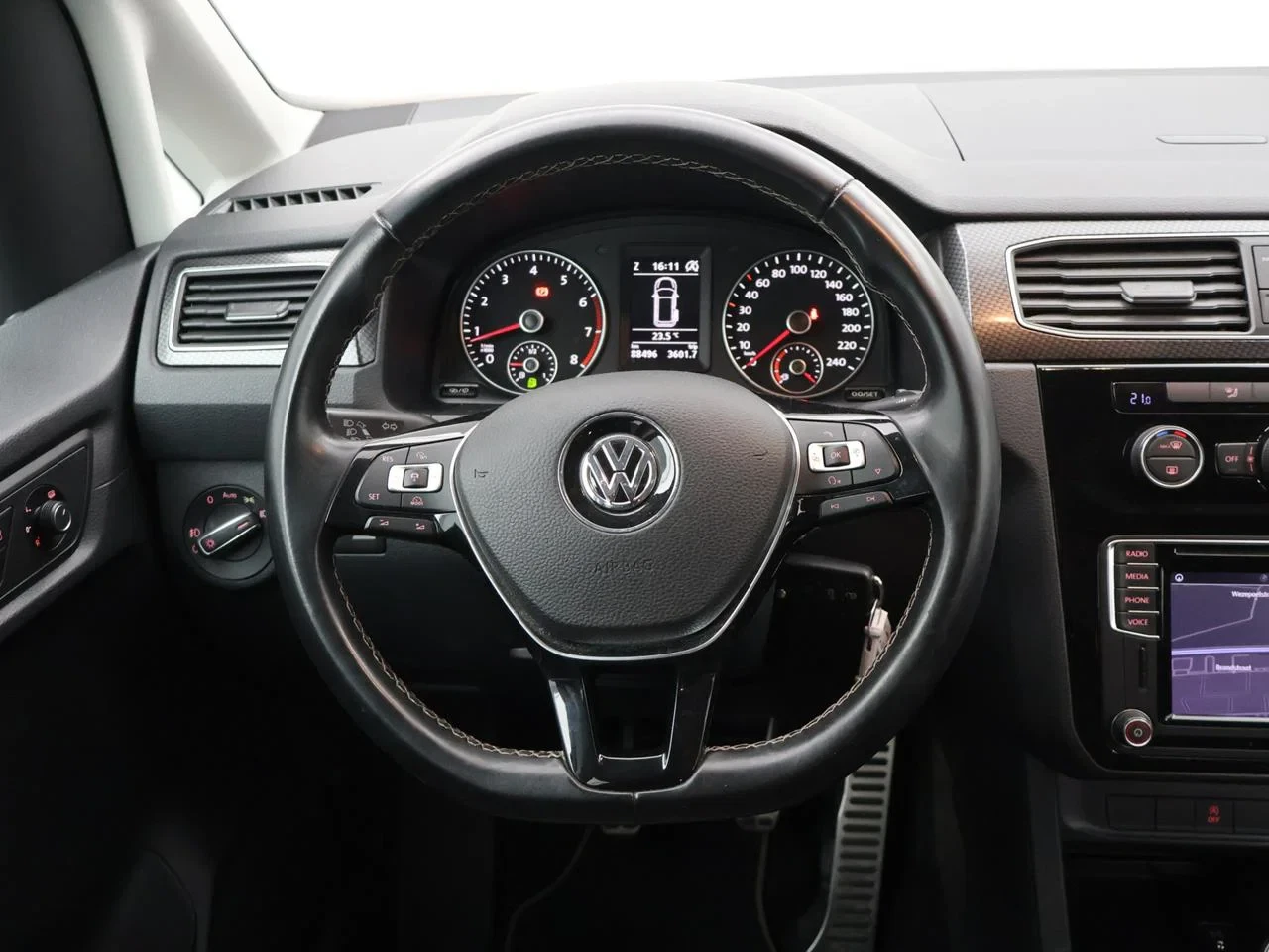 Volkswagen-Caddy-image-10