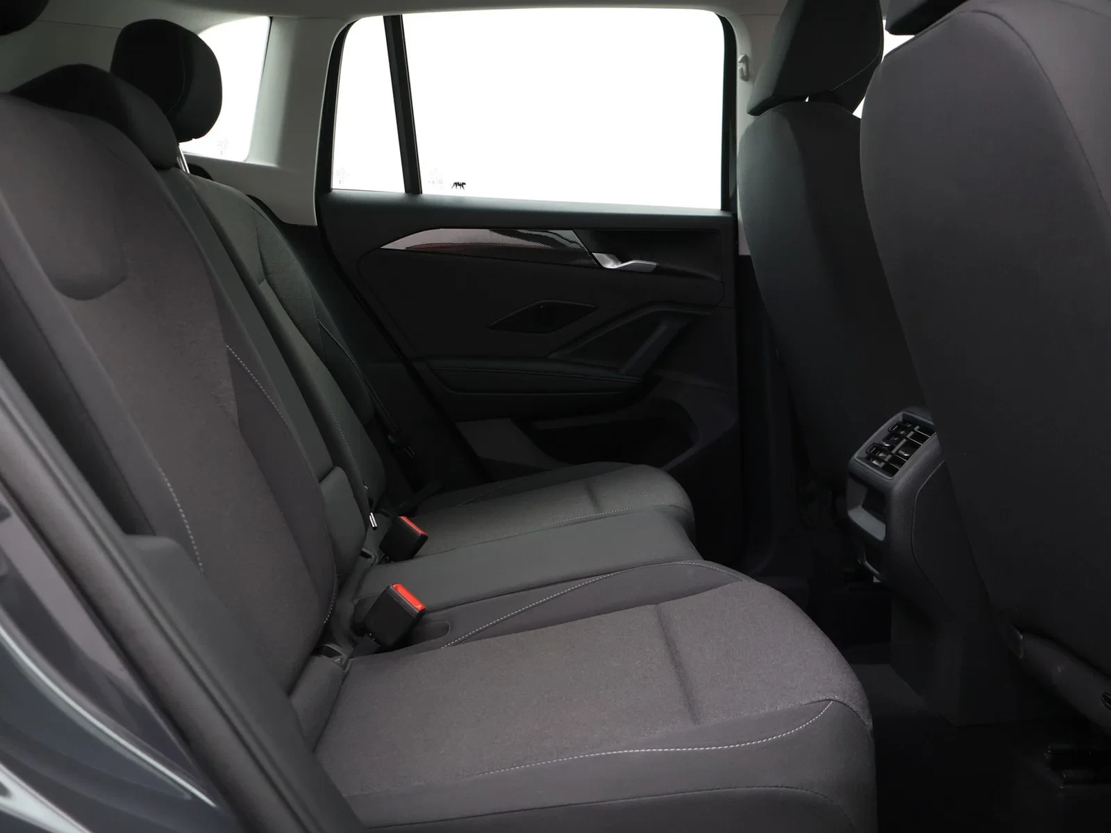Volkswagen-Tiguan-image-9