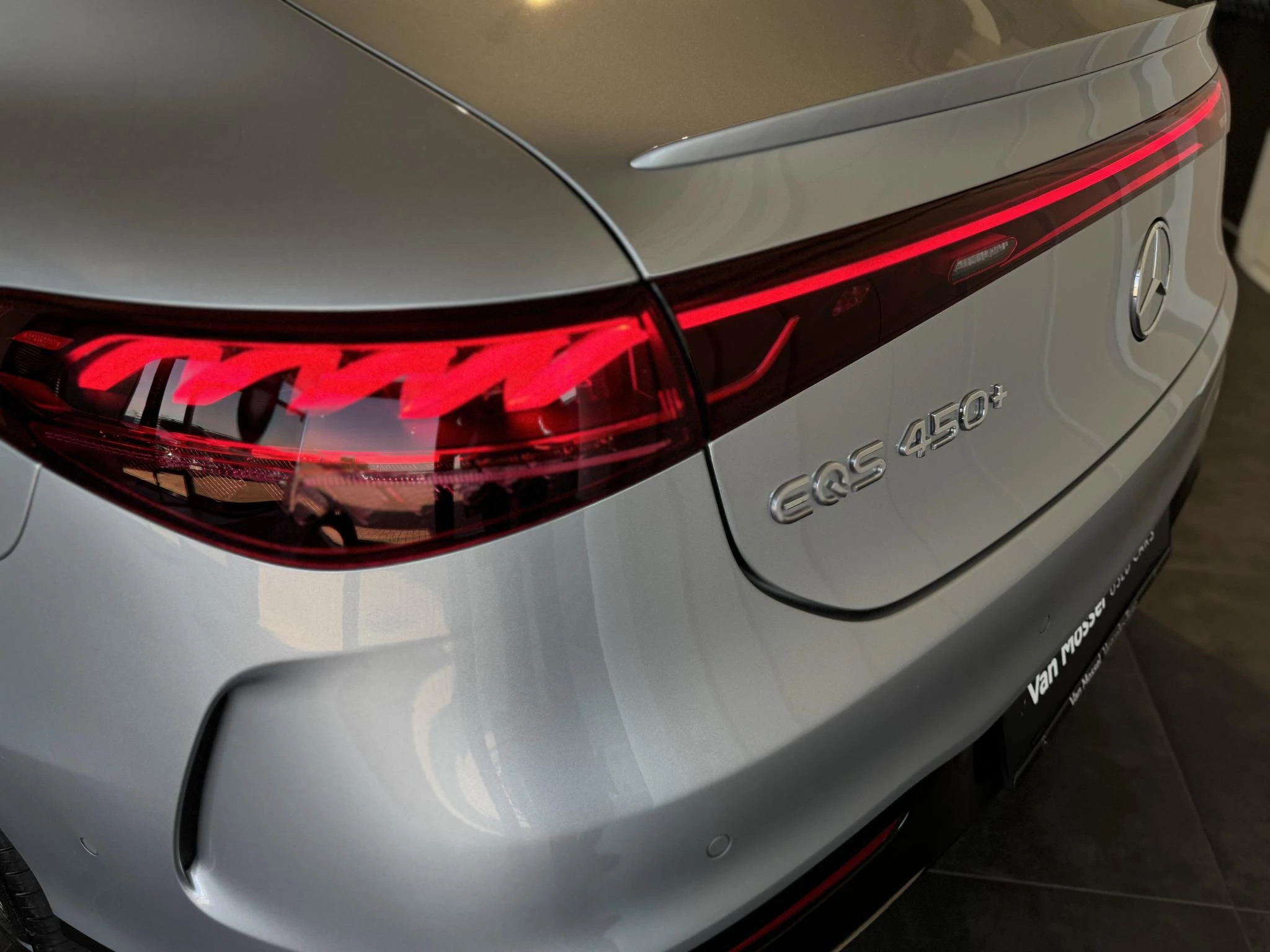 Mercedes-Benz-EQS-image-4