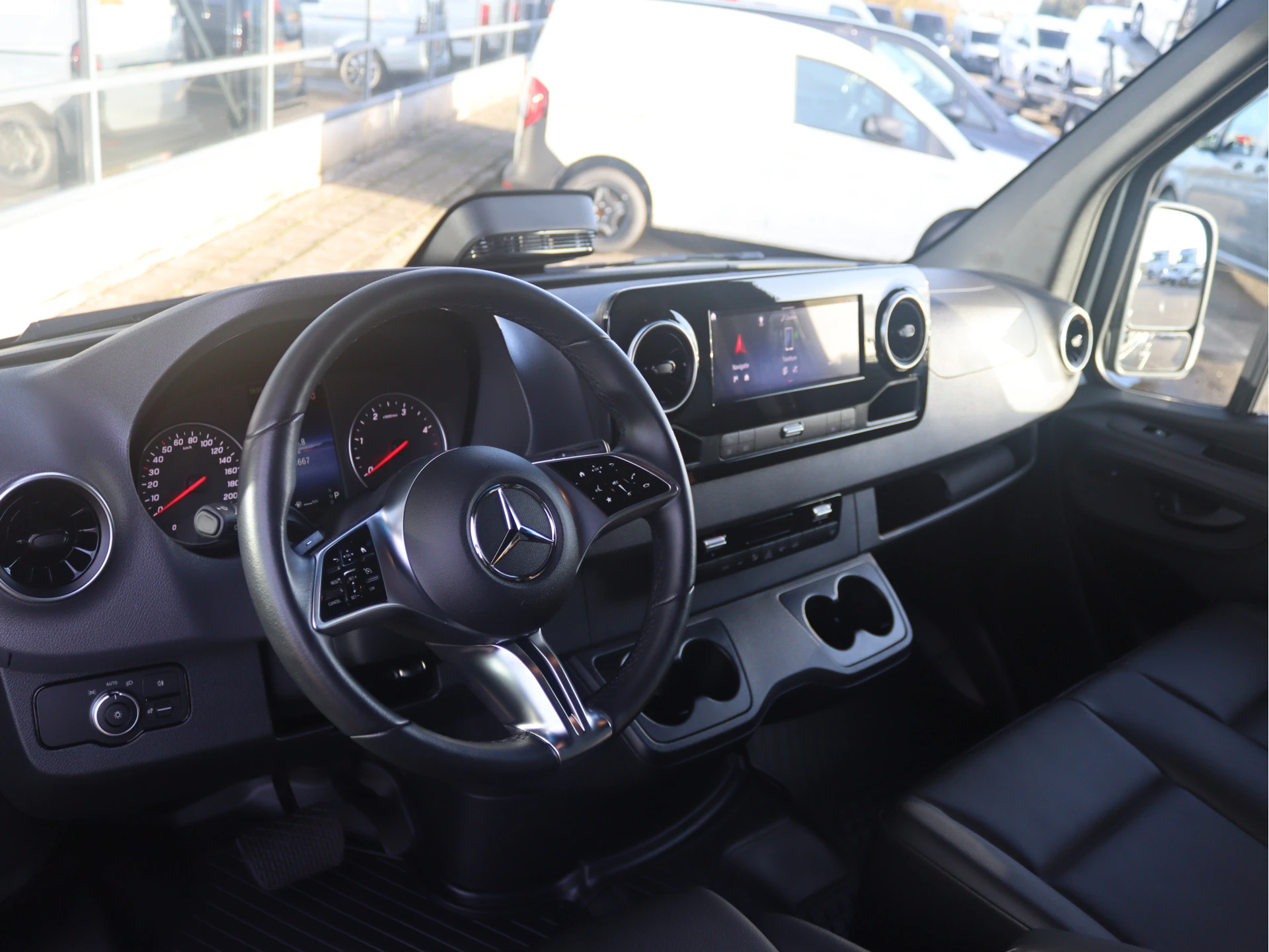 Mercedes-Benz-Sprinter-image-3