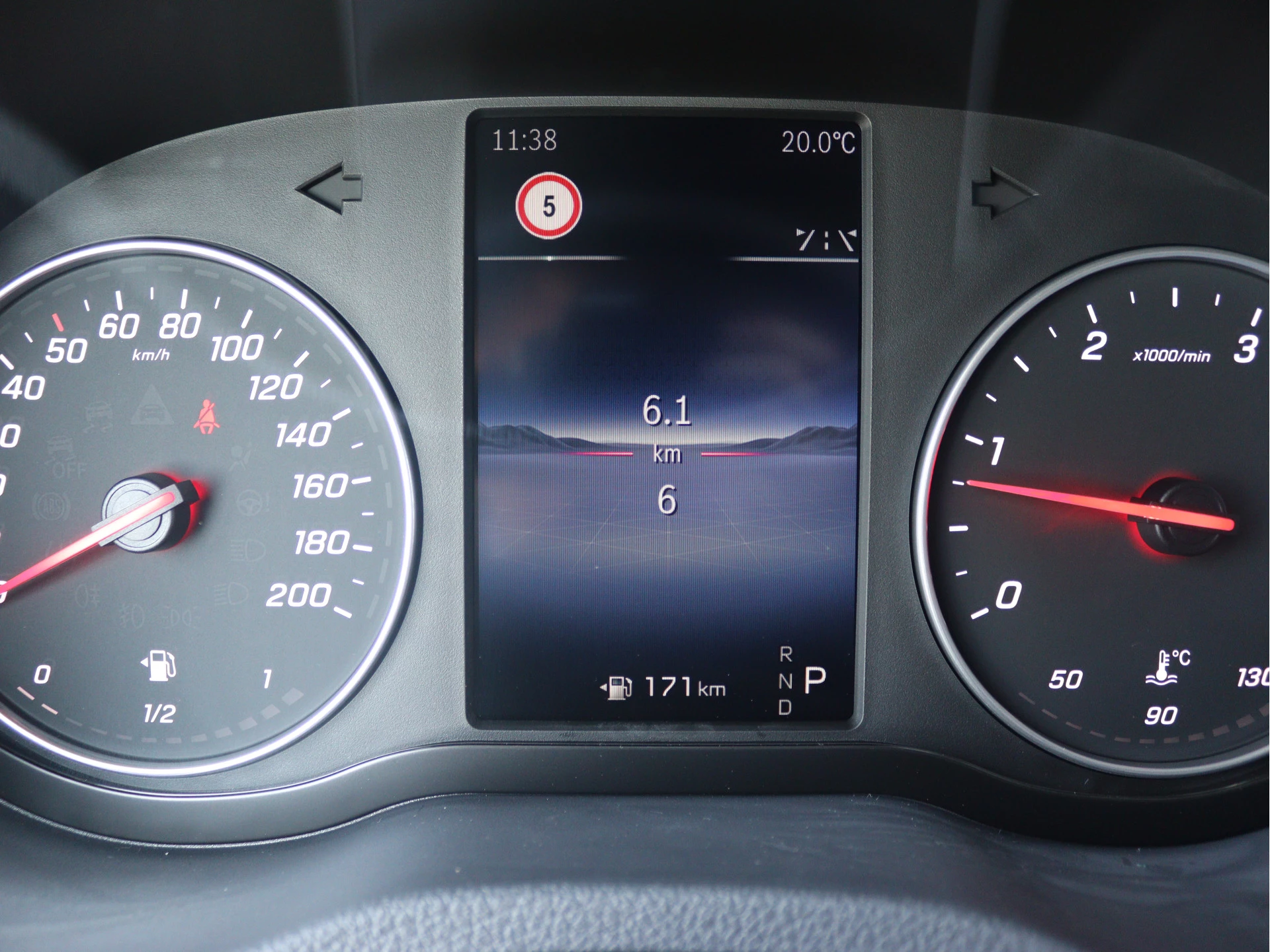 Mercedes-Benz-Sprinter-image-5