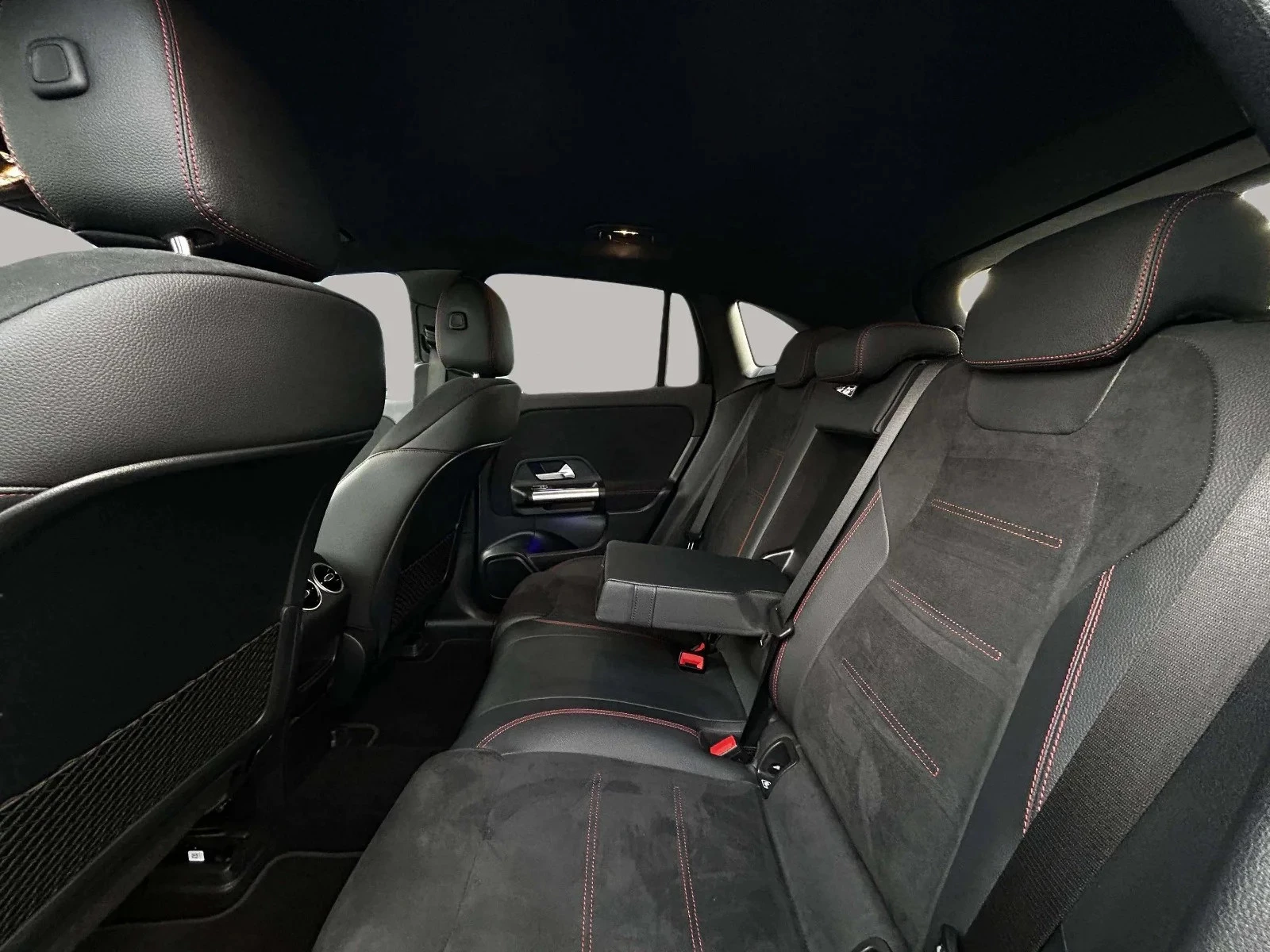 Mercedes-Benz-EQA-image-12