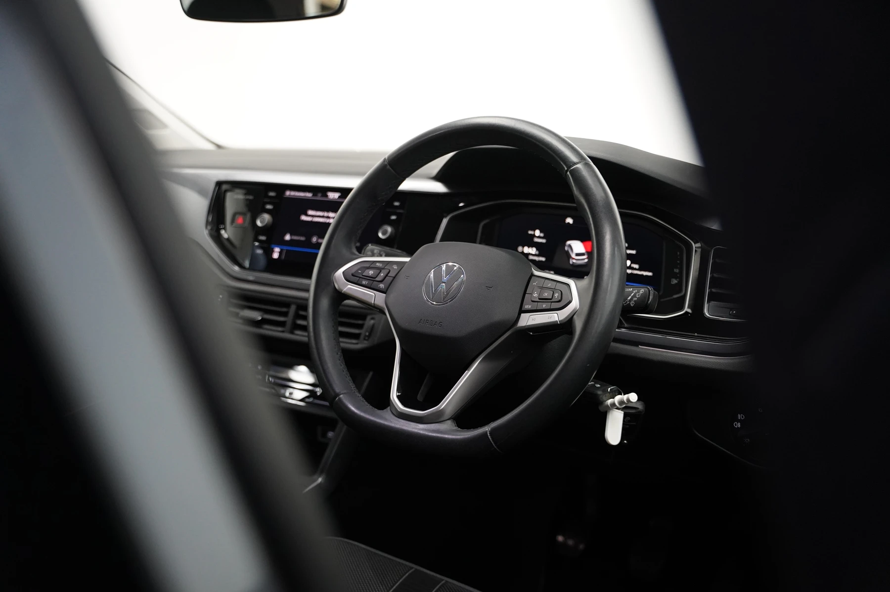 Volkswagen-Polo-image-17