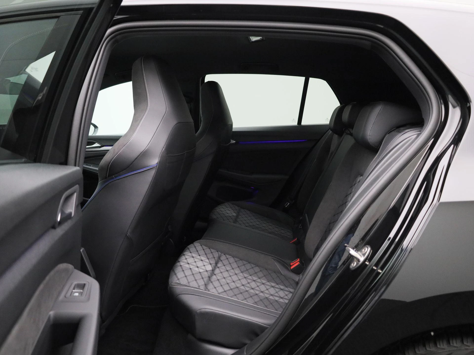 Volkswagen Golf 1.5 eTSI R-Line Edition