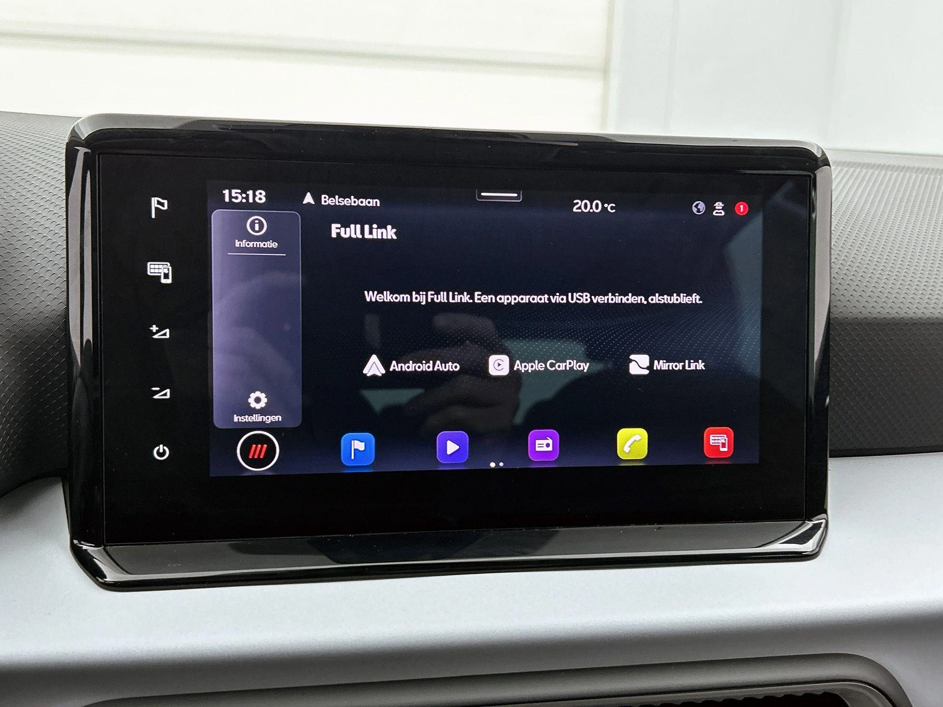 SEAT-Arona-image-13