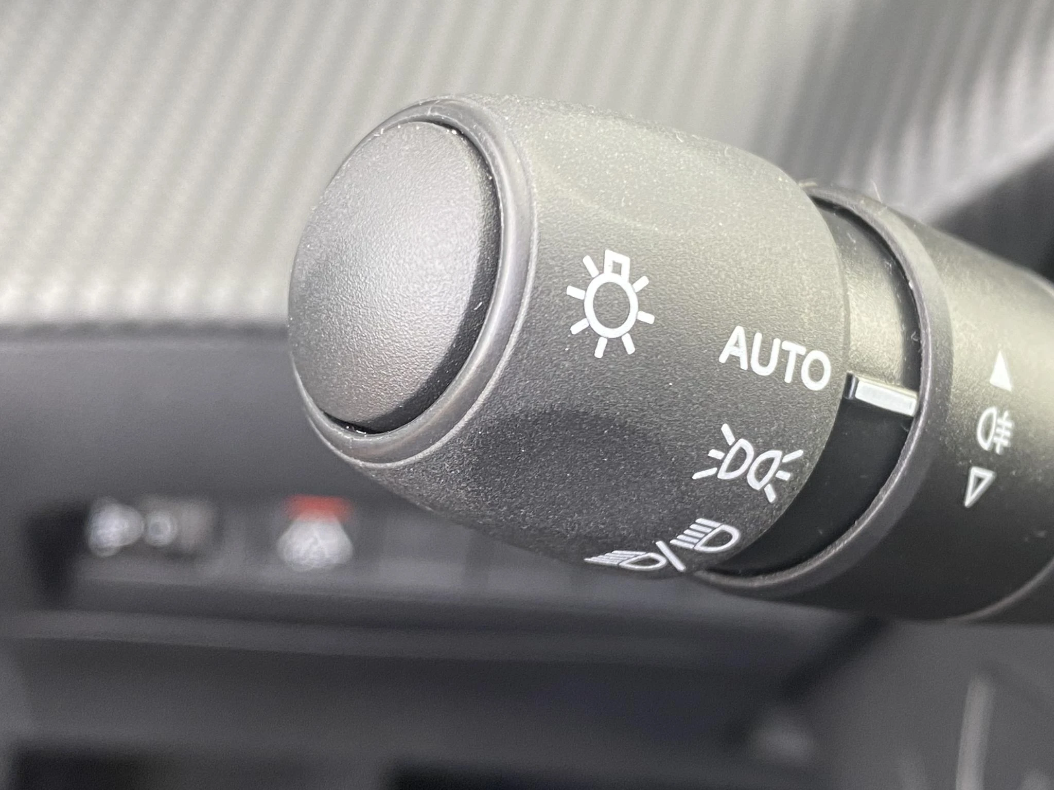 Peugeot-e-208-image-46