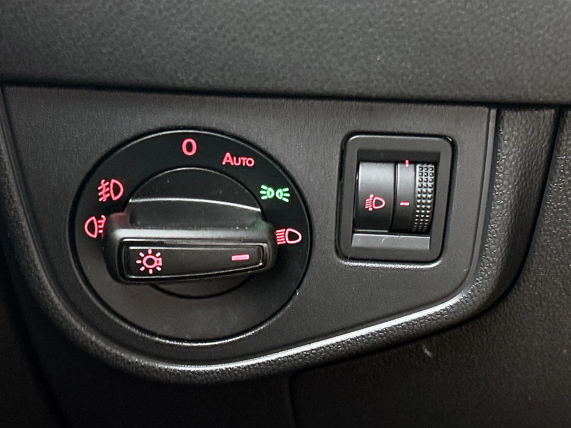 Volkswagen-Polo-image-22