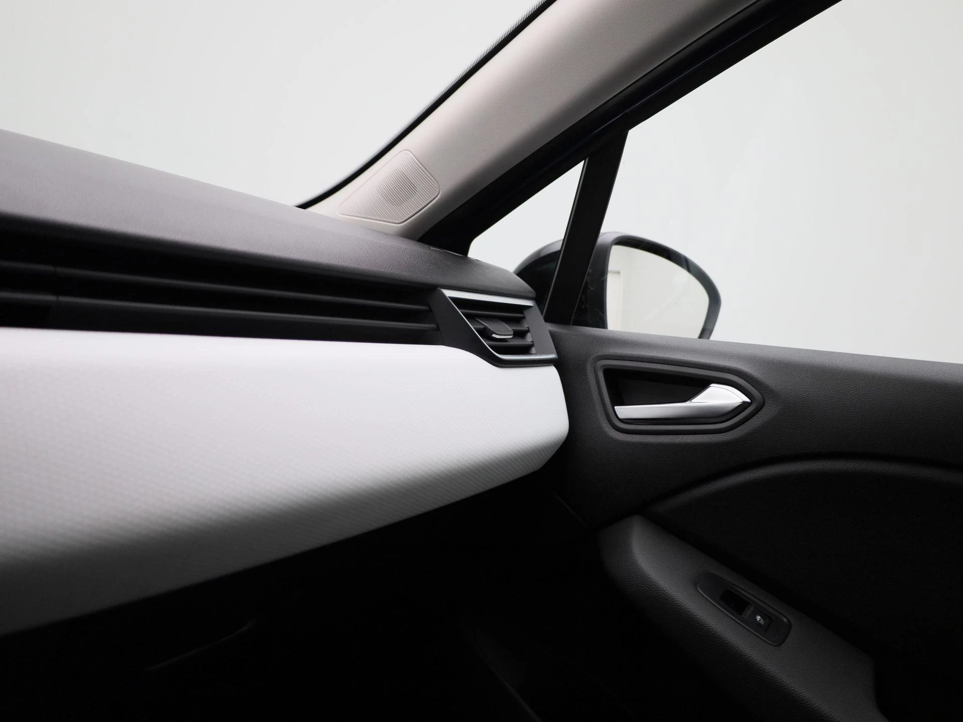 Renault-Clio-image-22