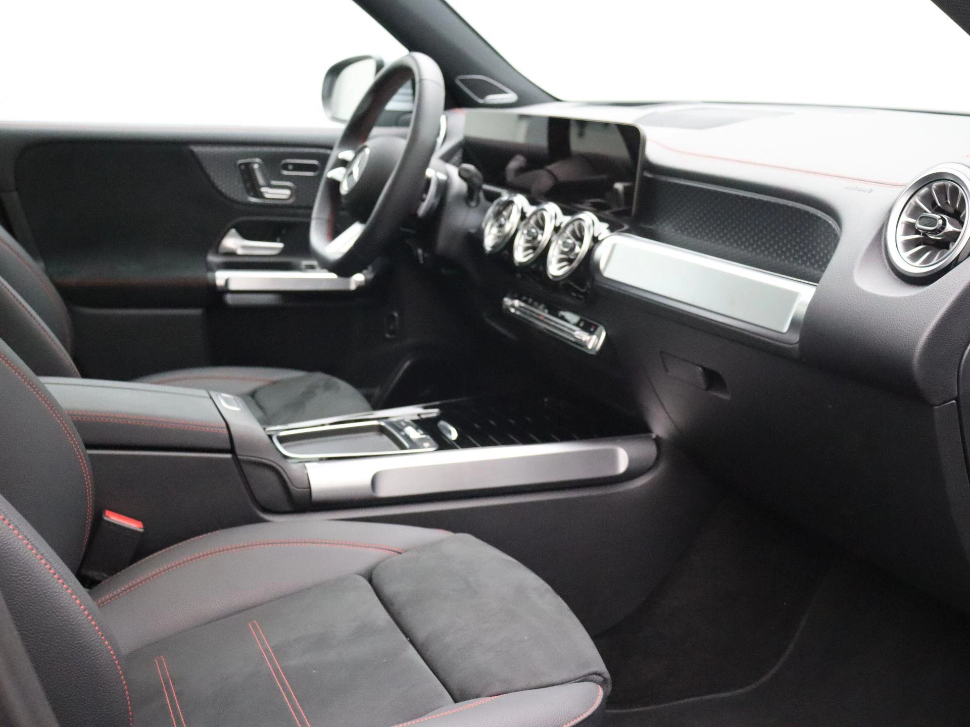 Mercedes-Benz EQB 250+ Business Star Edition + PANO DAK + BURMESTER + HEAD UP + MEMORY +