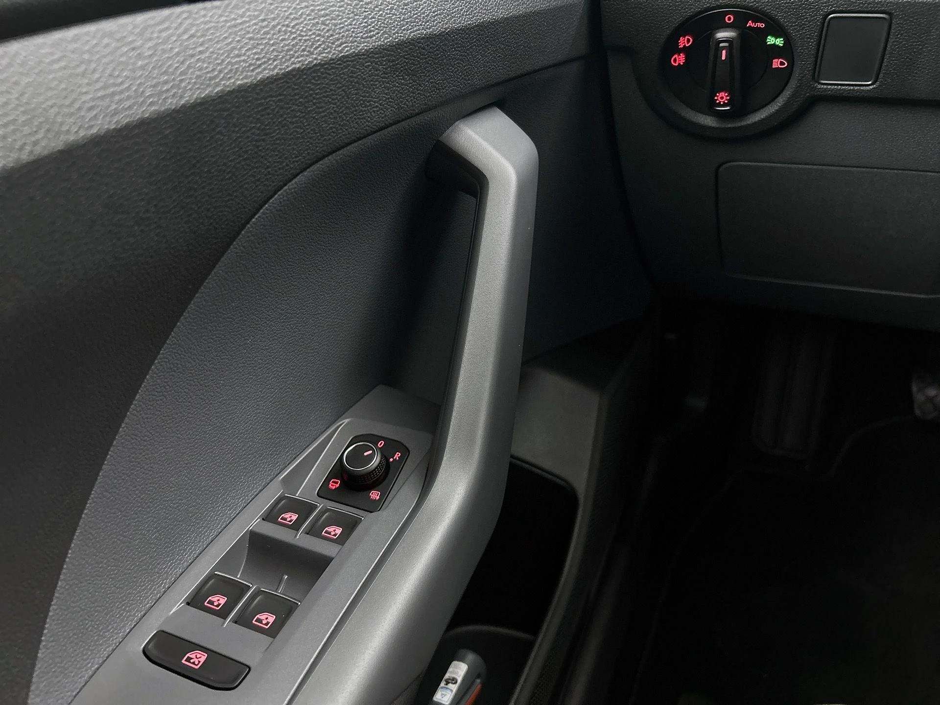 Volkswagen-T-Cross-image-35