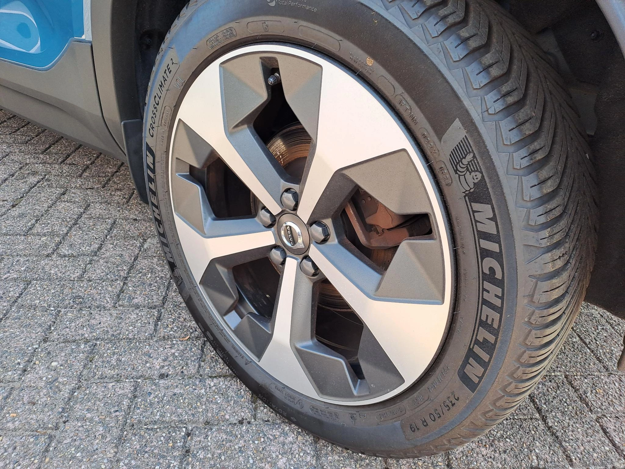 Volvo XC40 2.0 B4 Plus Dark