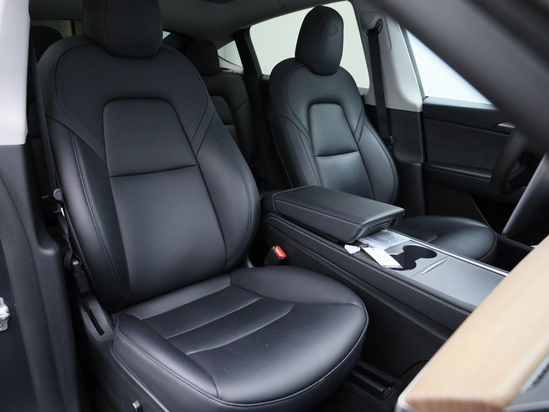 Tesla-Model Y-image-38
