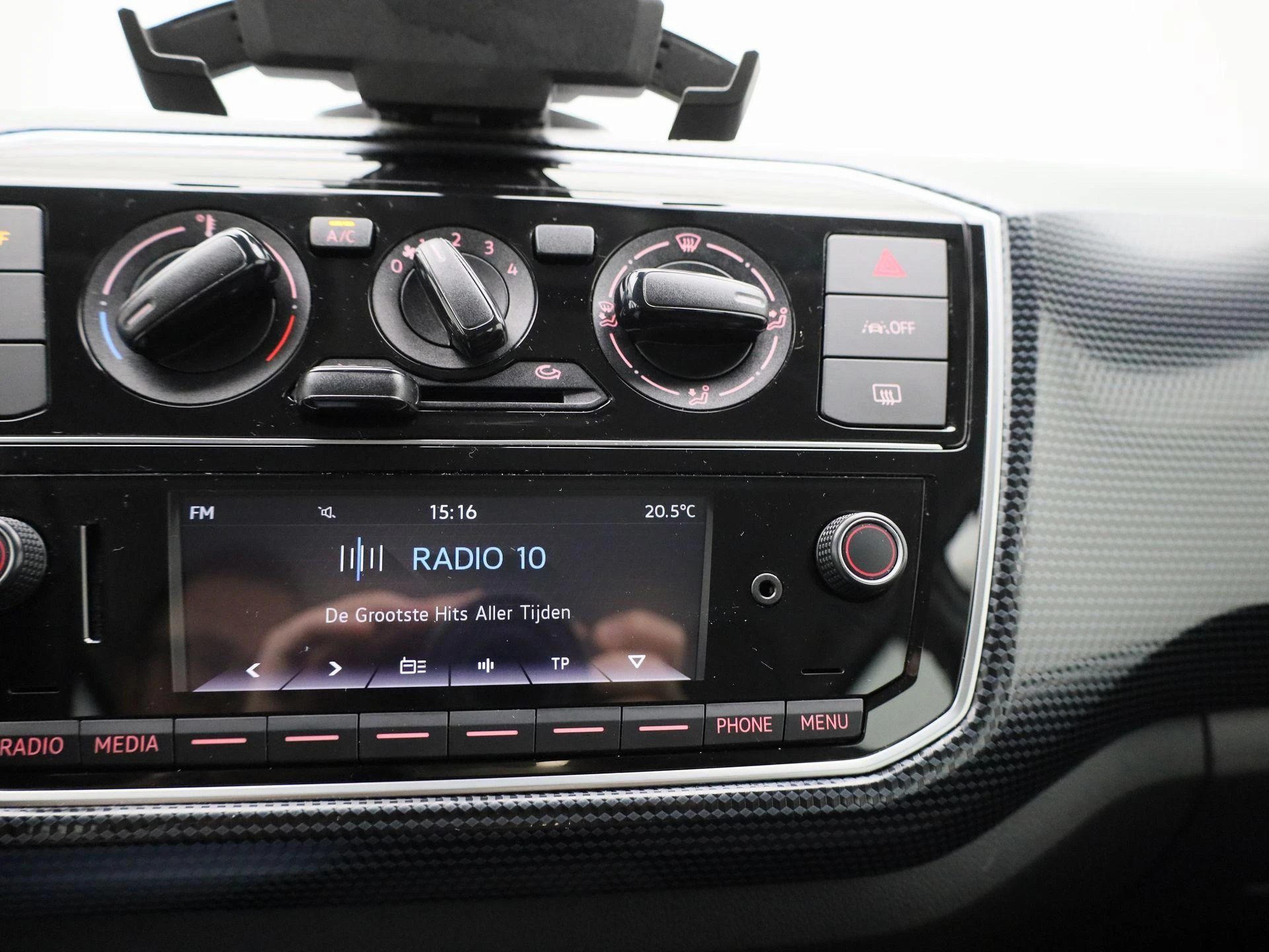 Volkswagen-up!-image-13
