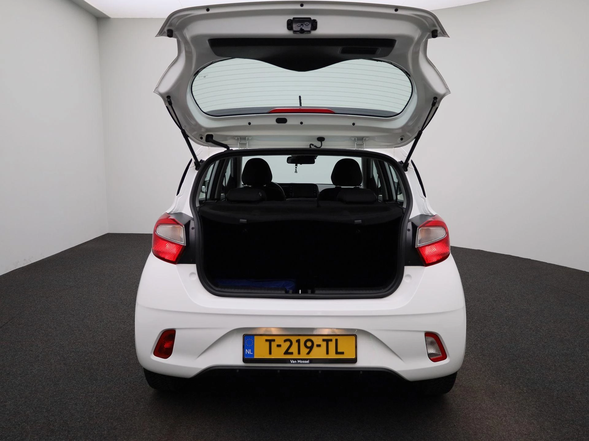 Hyundai-i10-image-10