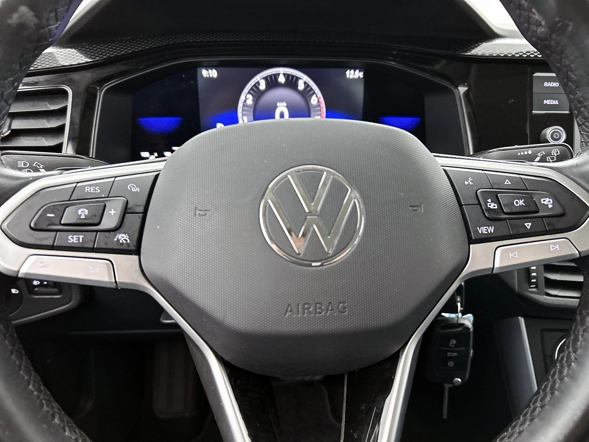 Volkswagen-Polo-image-30