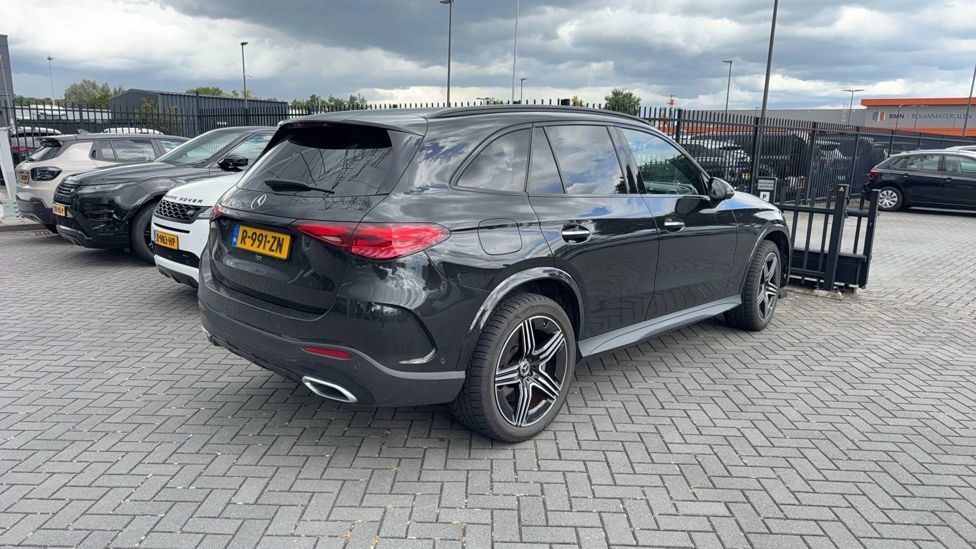 Mercedes-Benz-GLC-image-1