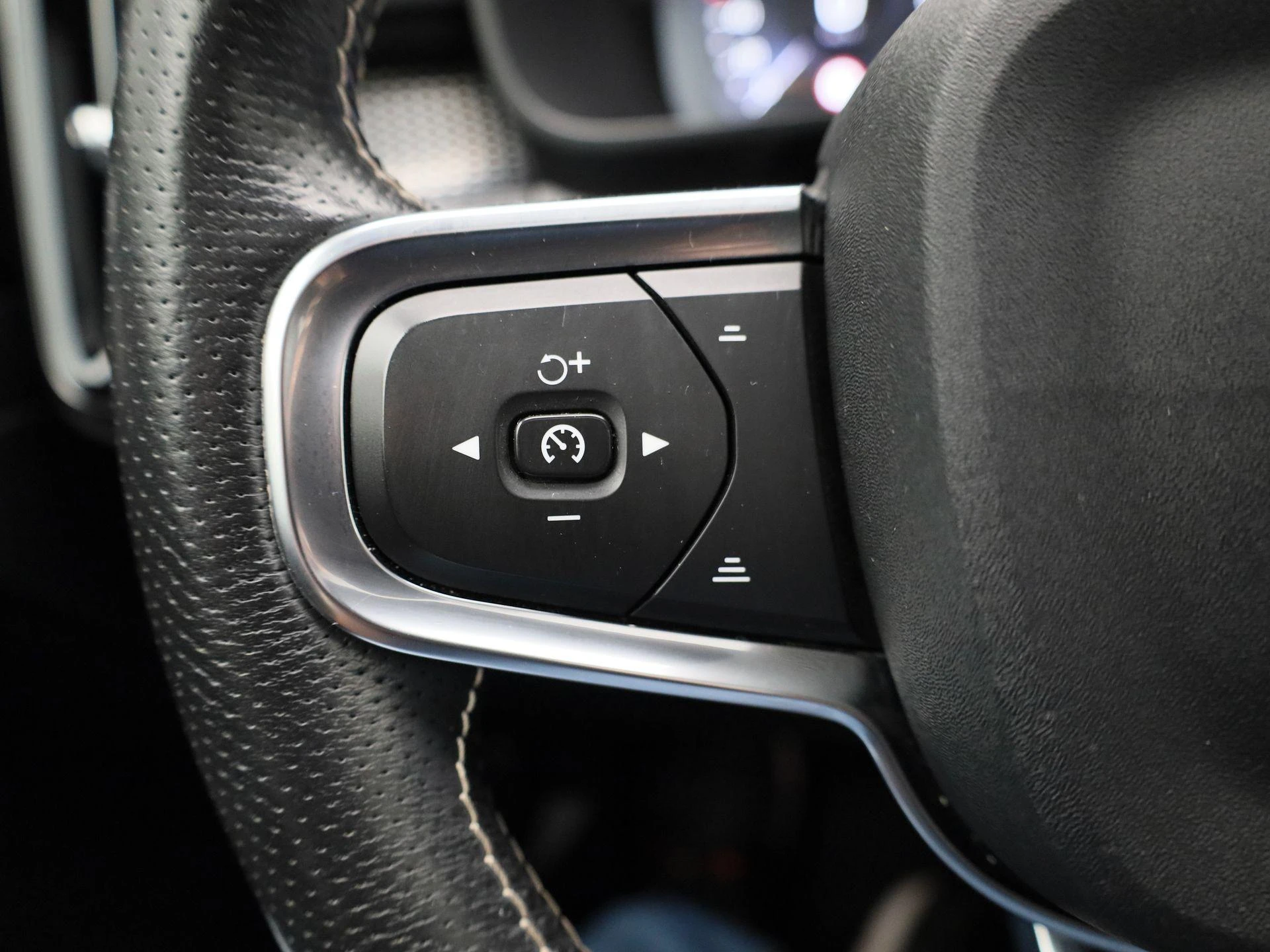 Volvo-XC40-image-19