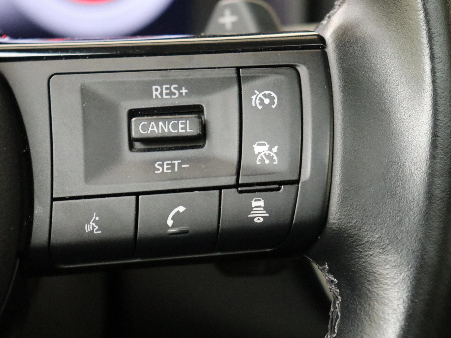 Nissan-QASHQAI-image-12