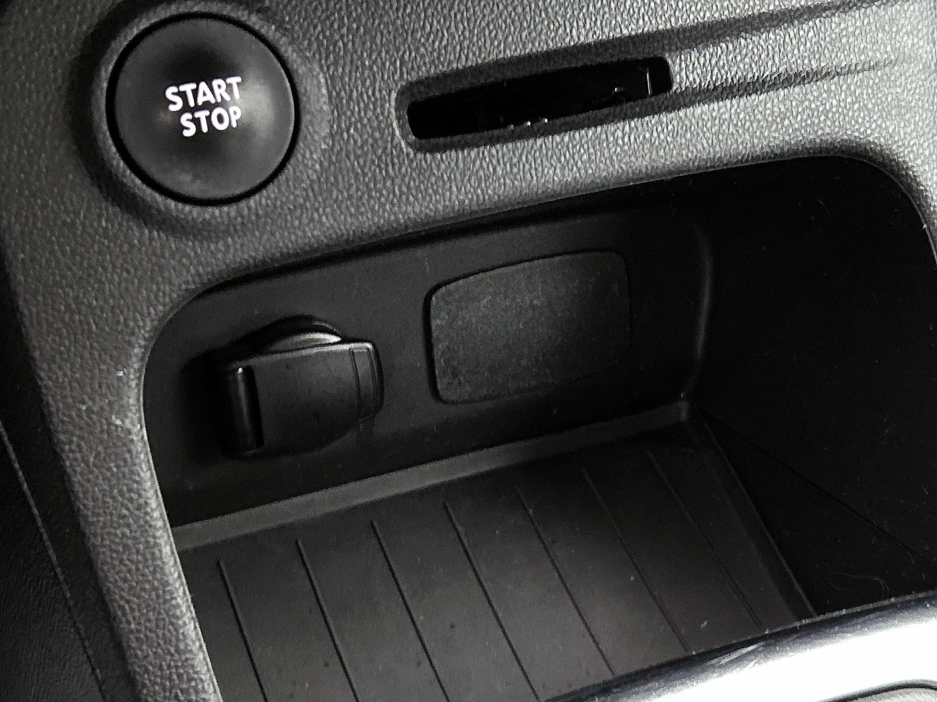 Renault-Captur-image-28