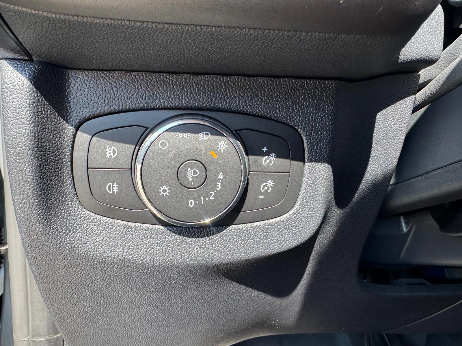 Ford-Transit Courier-image-22